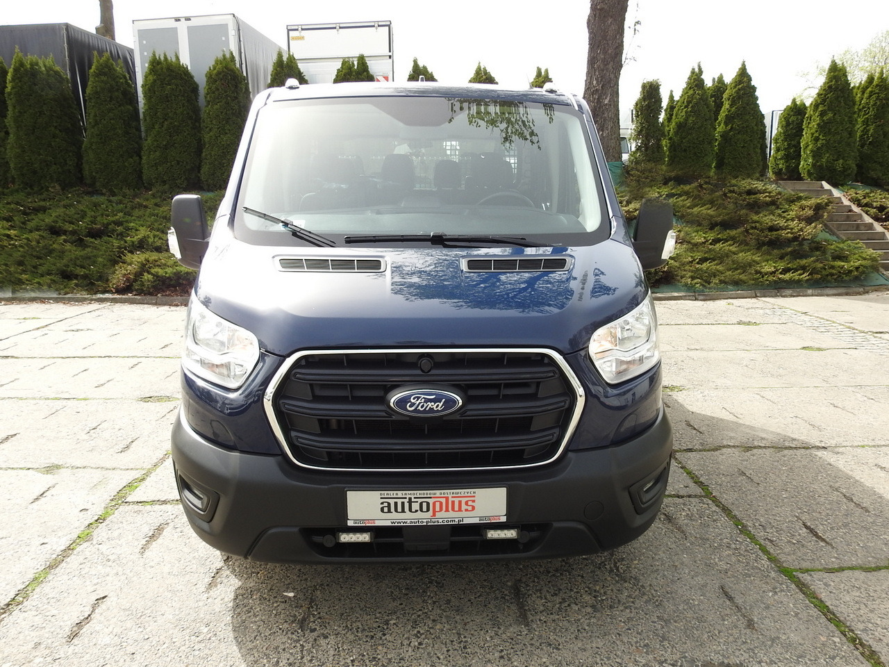 FORD TRANSIT STAKE BODY DOUBLE CABIN DOKA 7 SEATS CRUISE CONTROL AIR CONDITIONING LED LIGHTS 130HP - Carrinha de caixa aberta: foto 5 FORD TRANSIT STAKE BODY DOUBLE CABIN DOKA 7 SEATS CRUISE CONTROL AIR CONDITIONING LED LIGHTS 130HP - Carrinha de caixa aberta: foto 5
