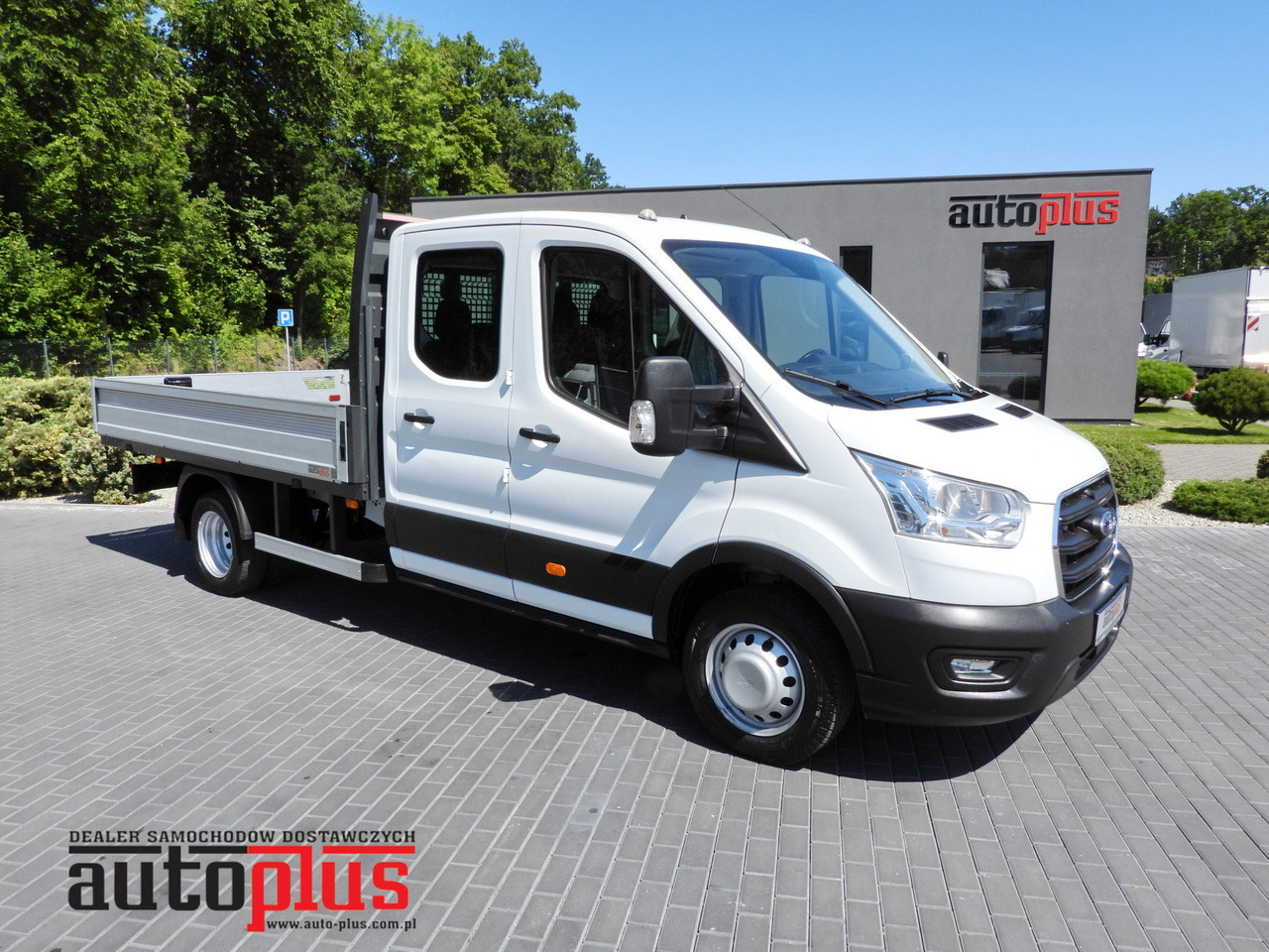 FORD TRANSIT STAKE BODY DOUBLE CABIN DOKA 7 SEATS TWIN WHEELS AIR CONDITIONING 130HP - Carrinha de caixa aberta: foto 1 FORD TRANSIT STAKE BODY DOUBLE CABIN DOKA 7 SEATS TWIN WHEELS AIR CONDITIONING 130HP - Carrinha de caixa aberta: foto 1
