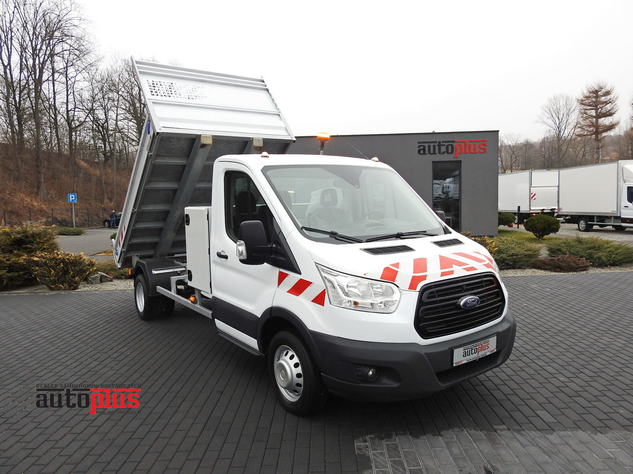 FORD TRANSIT TIPPER CRUISE CONTROL AIR CONDITIONING TWIN WHEELS 170HP - Carrinha basculante: foto 1 FORD TRANSIT TIPPER CRUISE CONTROL AIR CONDITIONING TWIN WHEELS 170HP - Carrinha basculante: foto 1