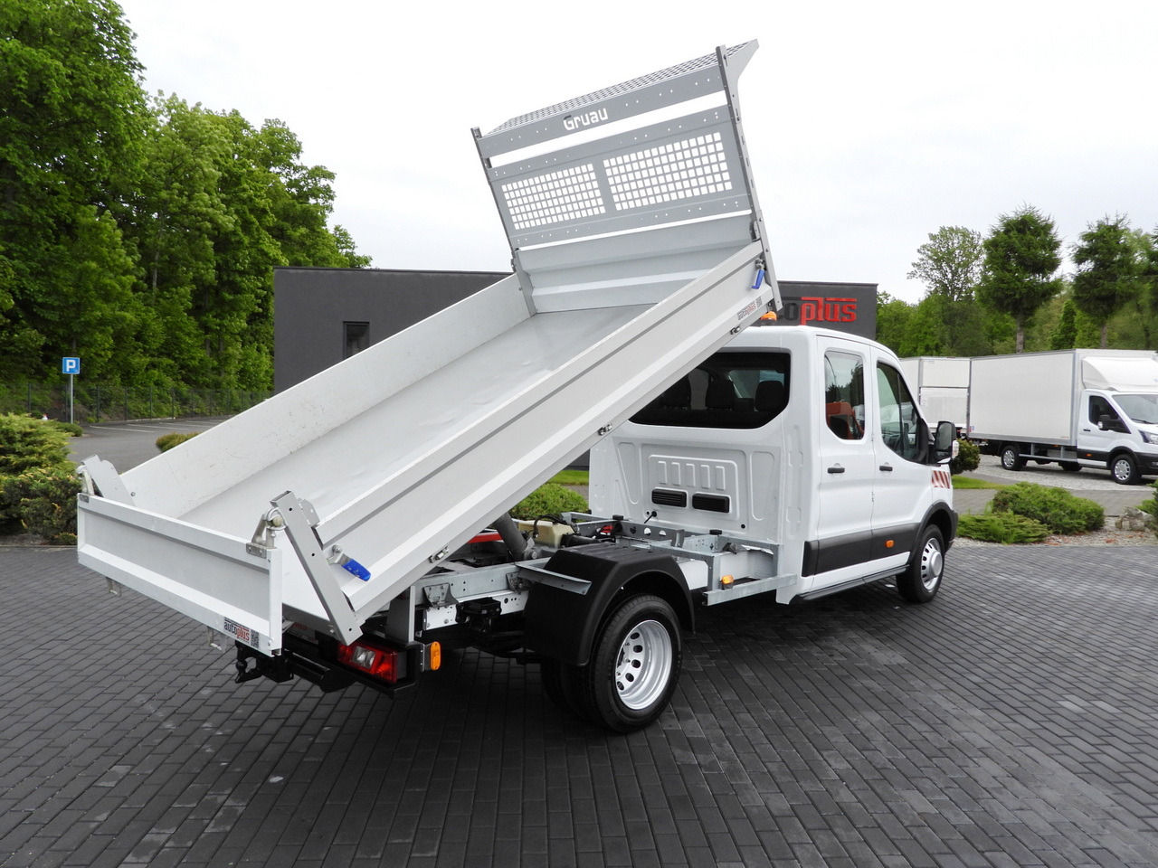 FORD TRANSIT TIPPER DOUBLE CABIN DOKA 6 SEATS CRUISE CONTROL AIR CONDITIONING TWIN WHEELS 170HP - Carrinha basculante: foto 3 FORD TRANSIT TIPPER DOUBLE CABIN DOKA 6 SEATS CRUISE CONTROL AIR CONDITIONING TWIN WHEELS 170HP - Carrinha basculante: foto 3