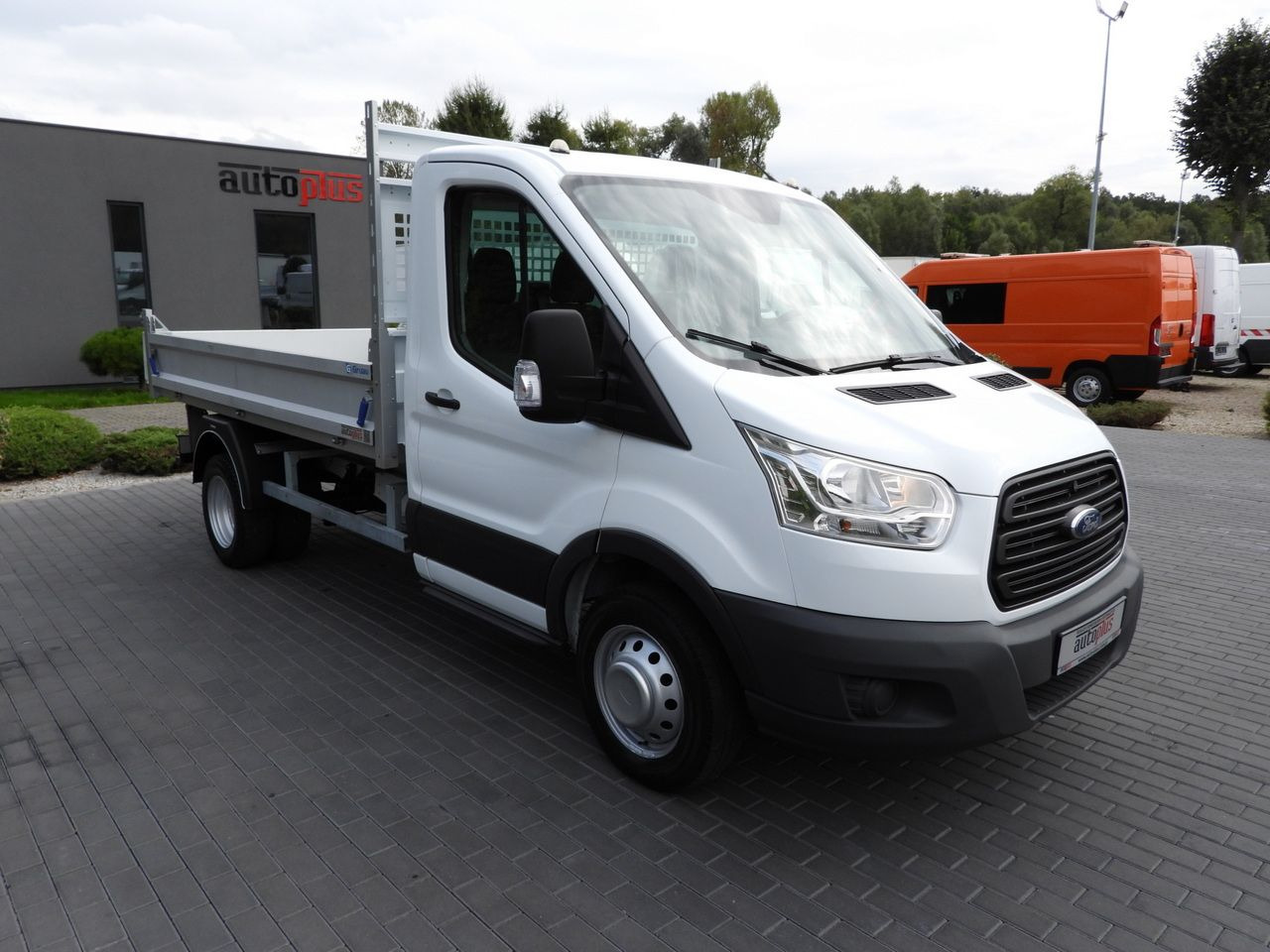 FORD TRANSIT TIPPER TWIN WHEELS 155HP - Carrinha basculante: foto 4 FORD TRANSIT TIPPER TWIN WHEELS 155HP - Carrinha basculante: foto 4