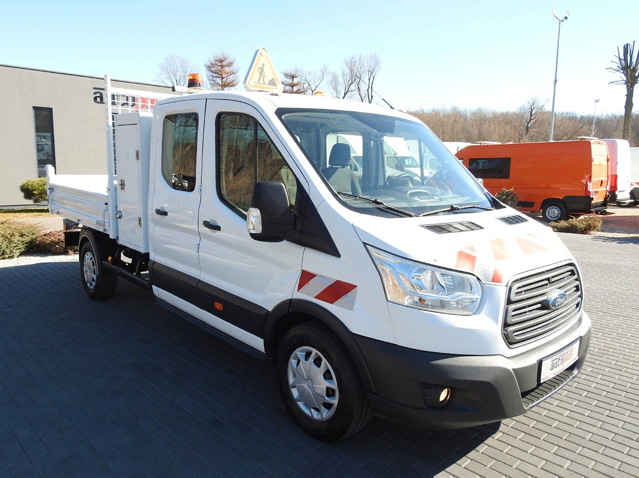 Ford TRANSIT KIPPER DOPPELKABINE DOKA 6 SITZE - Carrinha basculante, Carrinha cabine dupla: foto 4 Ford TRANSIT KIPPER DOPPELKABINE DOKA 6 SITZE - Carrinha basculante, Carrinha cabine dupla: foto 4