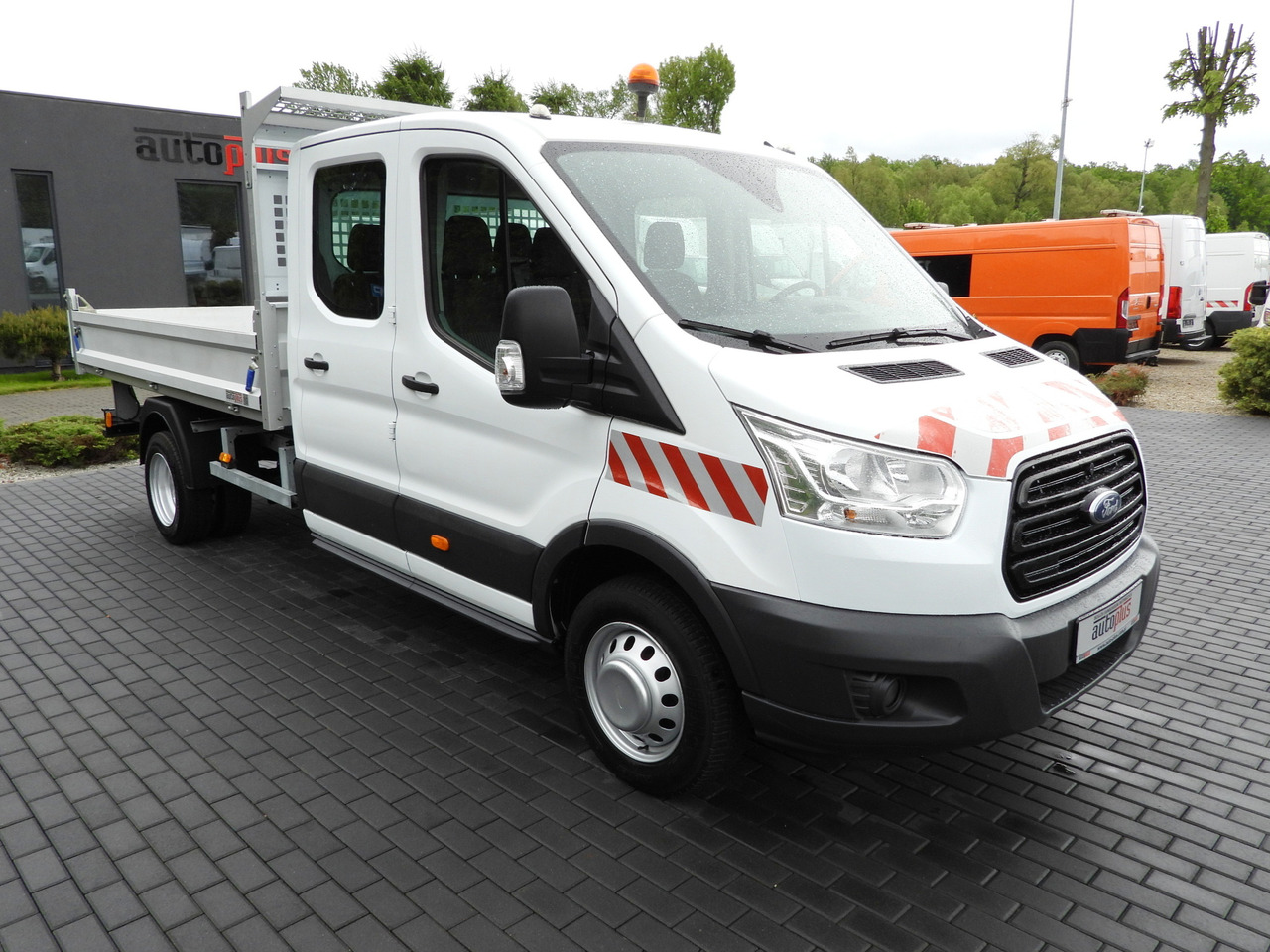 Ford TRANSIT KIPPER DOPPELKABINE DOKA 6 SITZE - Carrinha basculante, Carrinha cabine dupla: foto 4 Ford TRANSIT KIPPER DOPPELKABINE DOKA 6 SITZE - Carrinha basculante, Carrinha cabine dupla: foto 4