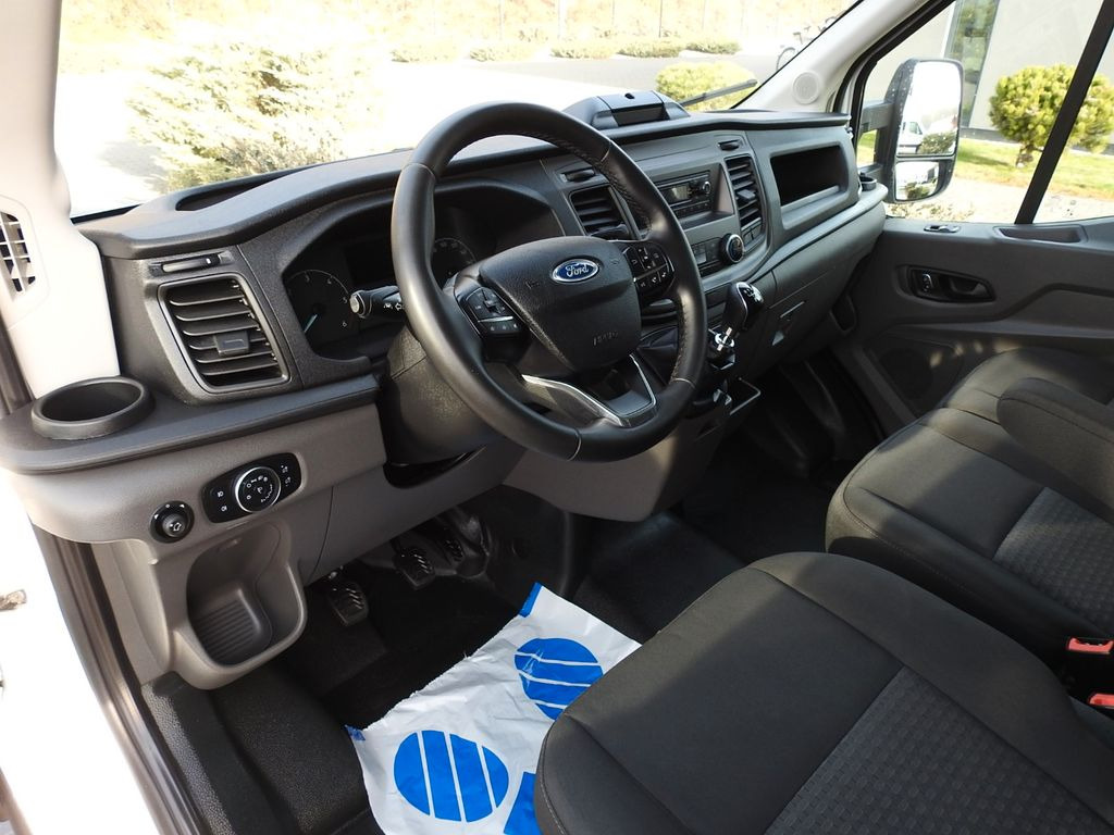 Ford TRANSIT KOFFER AUFZUG 8 PALETTEN TEMPOMAT - Carrinha de contentor: foto 2 Ford TRANSIT KOFFER AUFZUG 8 PALETTEN TEMPOMAT - Carrinha de contentor: foto 2