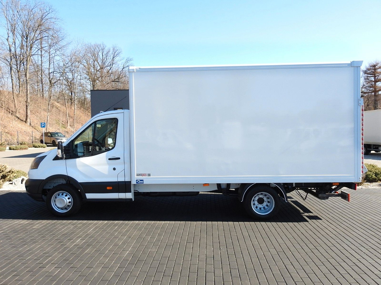 Carrinha de contentor novo Ford TRANSIT  KOFFER AUFZUG 8 PALETTEN ZWILLINGSRÄDER: foto 8