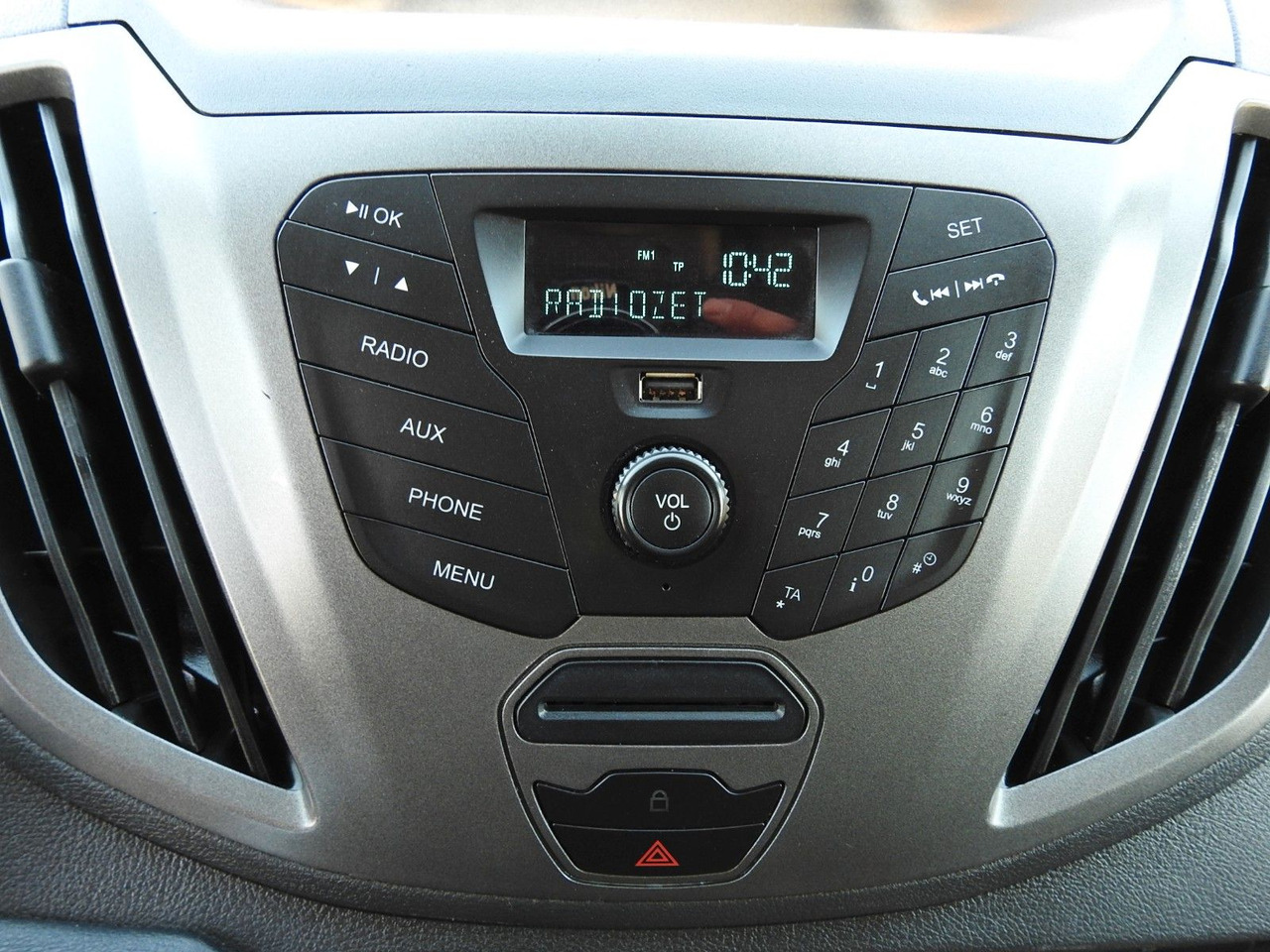 Carrinha de contentor novo Ford TRANSIT  KOFFER AUFZUG 8 PALETTEN ZWILLINGSRÄDER: foto 25