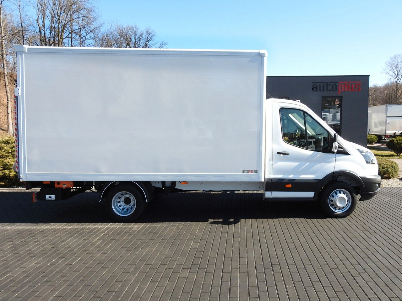 Carrinha de contentor novo Ford TRANSIT  KOFFER AUFZUG 8 PALETTEN ZWILLINGSRÄDER: foto 7