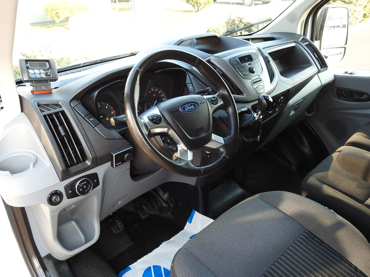Ford TRANSIT KÜHLKASTENWAGEN 0*C HEIZFUNKTION TEMP. - Carrinha frigorífica: foto 2 Ford TRANSIT KÜHLKASTENWAGEN 0*C HEIZFUNKTION TEMP. - Carrinha frigorífica: foto 2