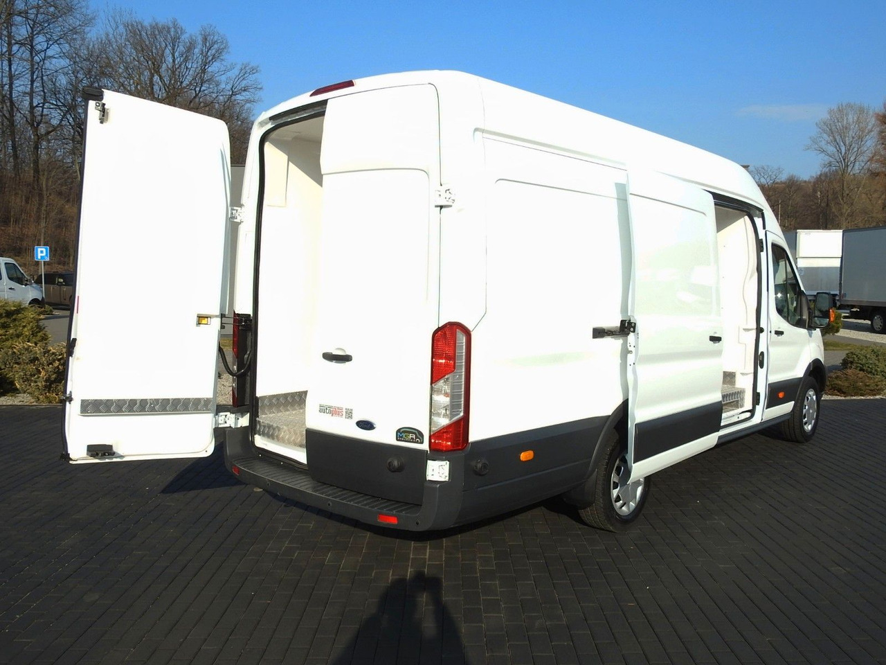 Ford TRANSIT KÜHLKASTENWAGEN 0*C HEIZFUNKTION TEMP. - Carrinha frigorífica: foto 3 Ford TRANSIT KÜHLKASTENWAGEN 0*C HEIZFUNKTION TEMP. - Carrinha frigorífica: foto 3