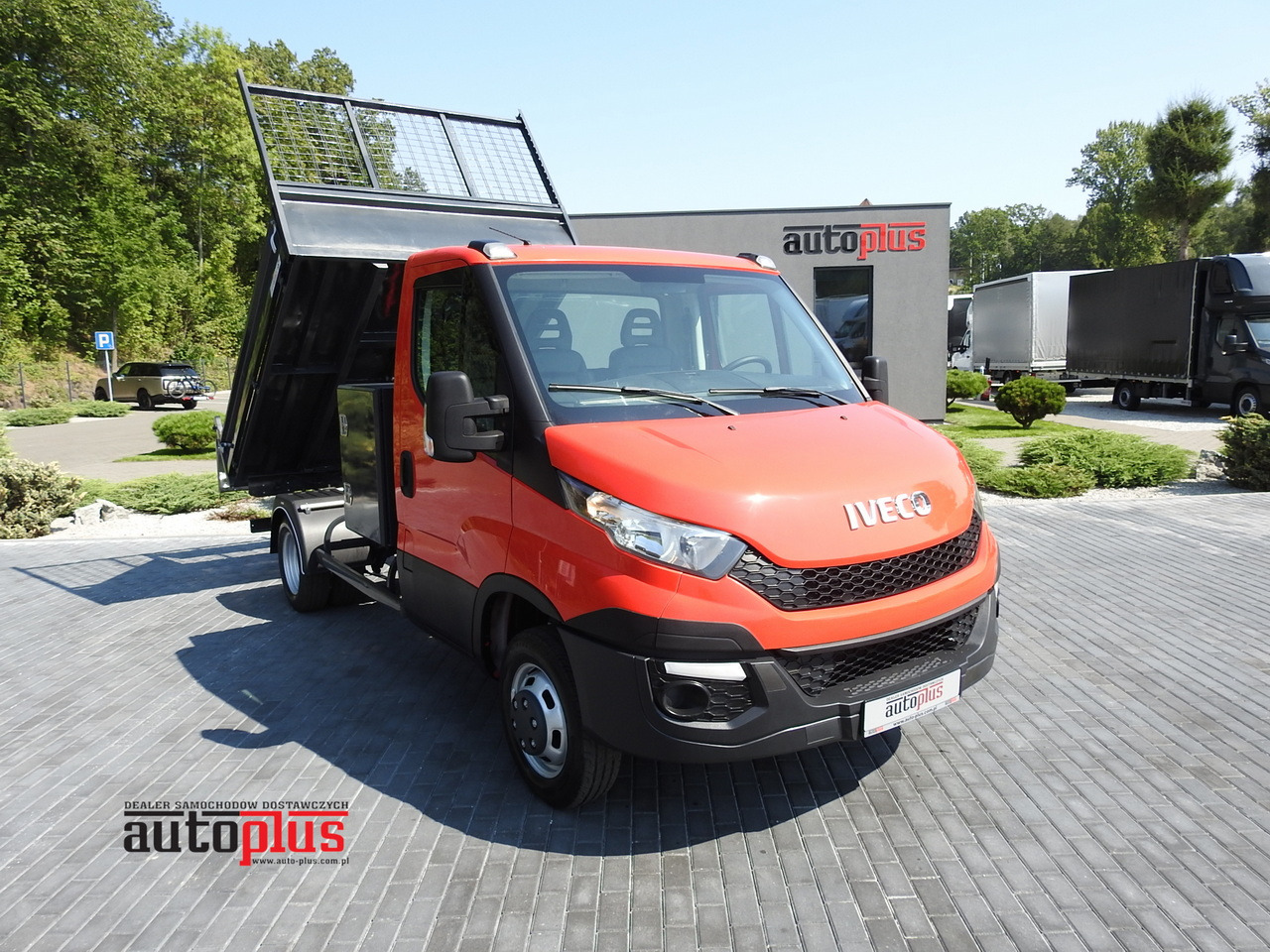 IVECO DAILY 35C13 TIPPER CRUISE CONTROL AIR CONDITIONING TWIN WHEELS 130HP - Carrinha basculante: foto 1 IVECO DAILY 35C13 TIPPER CRUISE CONTROL AIR CONDITIONING TWIN WHEELS 130HP - Carrinha basculante: foto 1