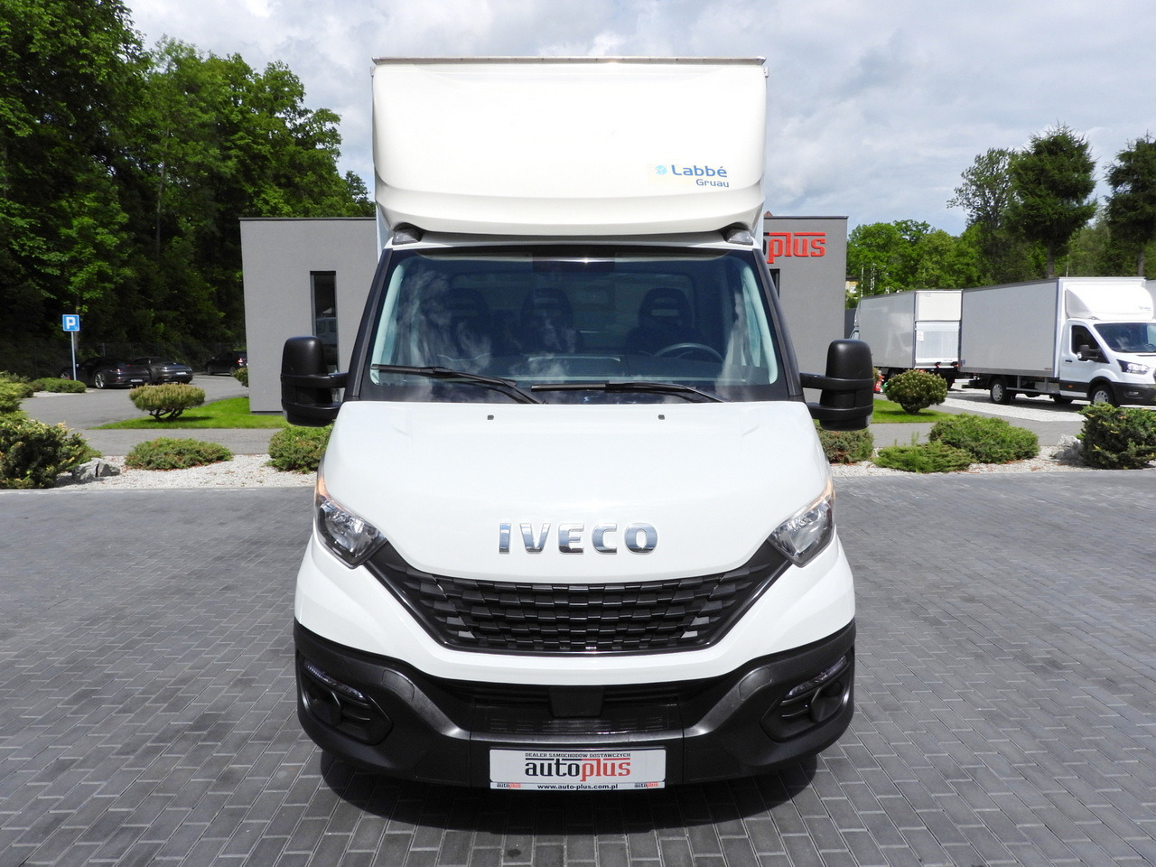 IVECO DAILY 35C16 BOX LIFT 8 PALLETS CRUISE CONTROL TWIN WHEELS AIR CONDITIONING 160HP - Carrinha de contentor: foto 5 IVECO DAILY 35C16 BOX LIFT 8 PALLETS CRUISE CONTROL TWIN WHEELS AIR CONDITIONING 160HP - Carrinha de contentor: foto 5