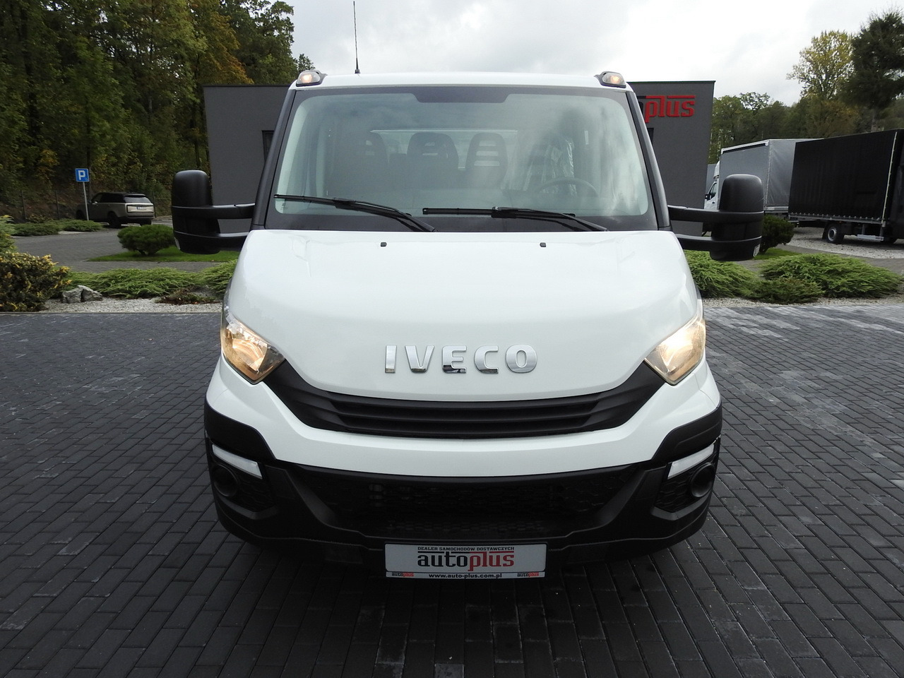 IVECO DAILY 35S15 STAKE BODY DOUBLE CABIN DOKA 7 SEATS AIR CONDITIONING 150HP - Carrinha cabine dupla: foto 5 IVECO DAILY 35S15 STAKE BODY DOUBLE CABIN DOKA 7 SEATS AIR CONDITIONING 150HP - Carrinha cabine dupla: foto 5