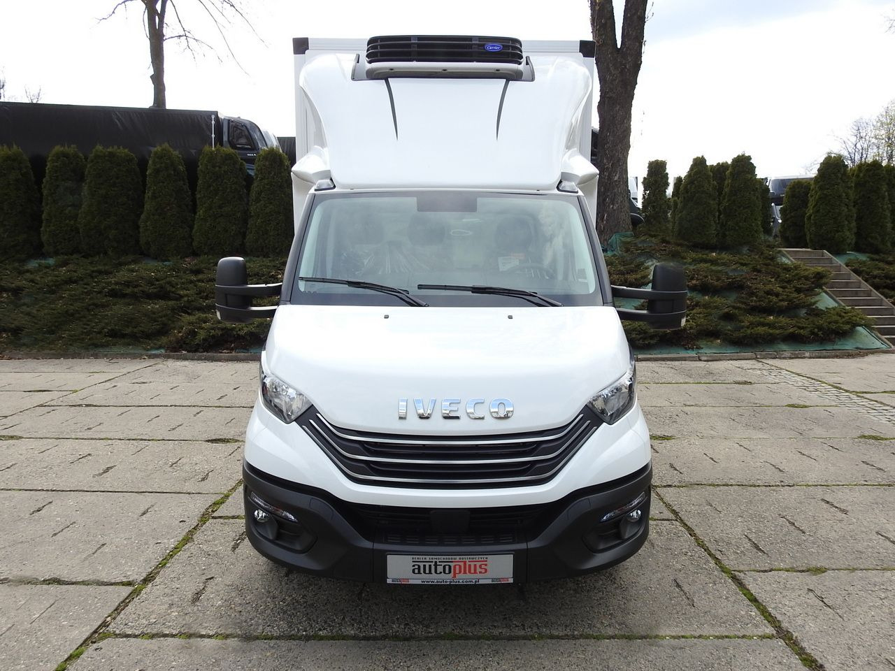 IVECO DAILY 35S16 NEW REGRIGERATOR BOX -10*C 8 PALLETS HEATING FUNCTION POWER SUPPLY 230V CRUISE CONTROL AIR CONDITIONING 160HP - Carrinha frigorífica: foto 5 IVECO DAILY 35S16 NEW REGRIGERATOR BOX -10*C 8 PALLETS HEATING FUNCTION POWER SUPPLY 230V CRUISE CONTROL AIR CONDITIONING 160HP - Carrinha frigorífica: foto 5