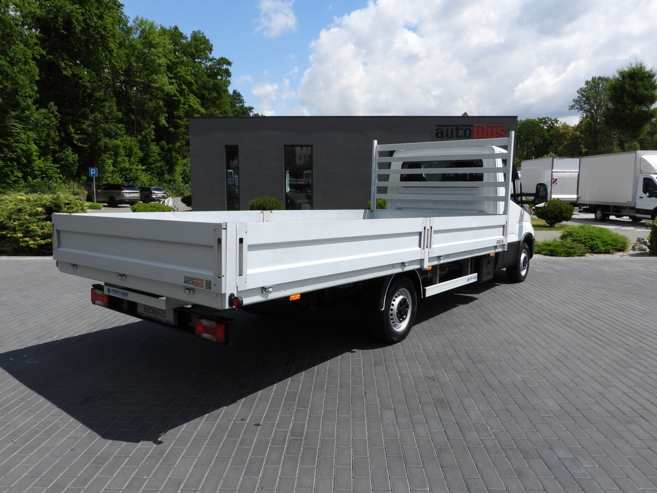 IVECO DAILY 35S16 STAKE BODY 10 PALLETS CRUISE CONTROL AIR CONDITIONING 160HP - Carrinha de caixa aberta: foto 3 IVECO DAILY 35S16 STAKE BODY 10 PALLETS CRUISE CONTROL AIR CONDITIONING 160HP - Carrinha de caixa aberta: foto 3
