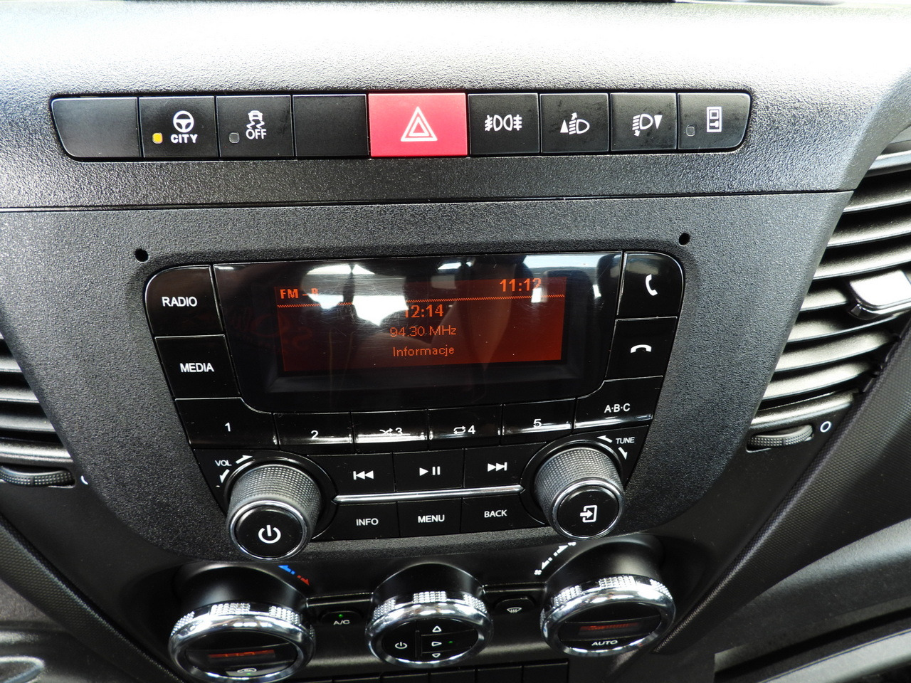 Locação financeira de IVECO DAILY 35S16 STAKE BODY 10 PALLETS CRUISE CONTROL AIR CONDITIONING  160HP IVECO DAILY 35S16 STAKE BODY 10 PALLETS CRUISE CONTROL AIR CONDITIONING  160HP: foto 34 Locação financeira de IVECO DAILY 35S16 STAKE BODY 10 PALLETS CRUISE CONTROL AIR CONDITIONING  160HP IVECO DAILY 35S16 STAKE BODY 10 PALLETS CRUISE CONTROL AIR CONDITIONING  160HP: foto 34