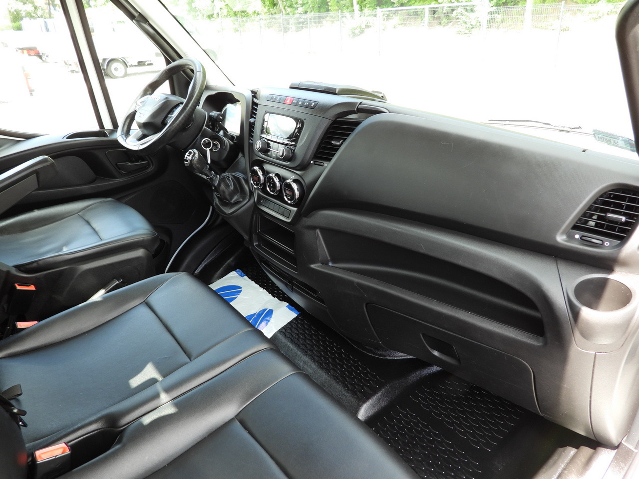 Locação financeira de IVECO DAILY 35S16 STAKE BODY 10 PALLETS CRUISE CONTROL AIR CONDITIONING  160HP IVECO DAILY 35S16 STAKE BODY 10 PALLETS CRUISE CONTROL AIR CONDITIONING  160HP: foto 36 Locação financeira de IVECO DAILY 35S16 STAKE BODY 10 PALLETS CRUISE CONTROL AIR CONDITIONING  160HP IVECO DAILY 35S16 STAKE BODY 10 PALLETS CRUISE CONTROL AIR CONDITIONING  160HP: foto 36