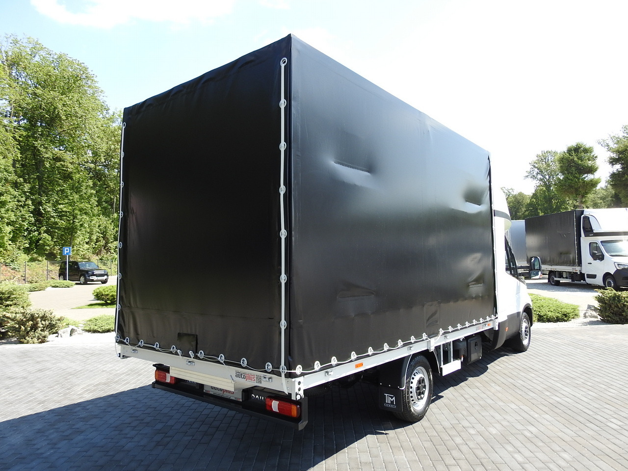 IVECO DAILY 35S18 NEW TARPAULIN 8 PALLETS CRUISE CONTROL NAVIGATION LED LIGHTS AUTOMATIC TRANSMISSION HI-MATIC MANUFACTURERS WARRANTY 180HP - Carrinha de lona: foto 3 IVECO DAILY 35S18 NEW TARPAULIN 8 PALLETS CRUISE CONTROL NAVIGATION LED LIGHTS AUTOMATIC TRANSMISSION HI-MATIC MANUFACTURERS WARRANTY 180HP - Carrinha de lona: foto 3