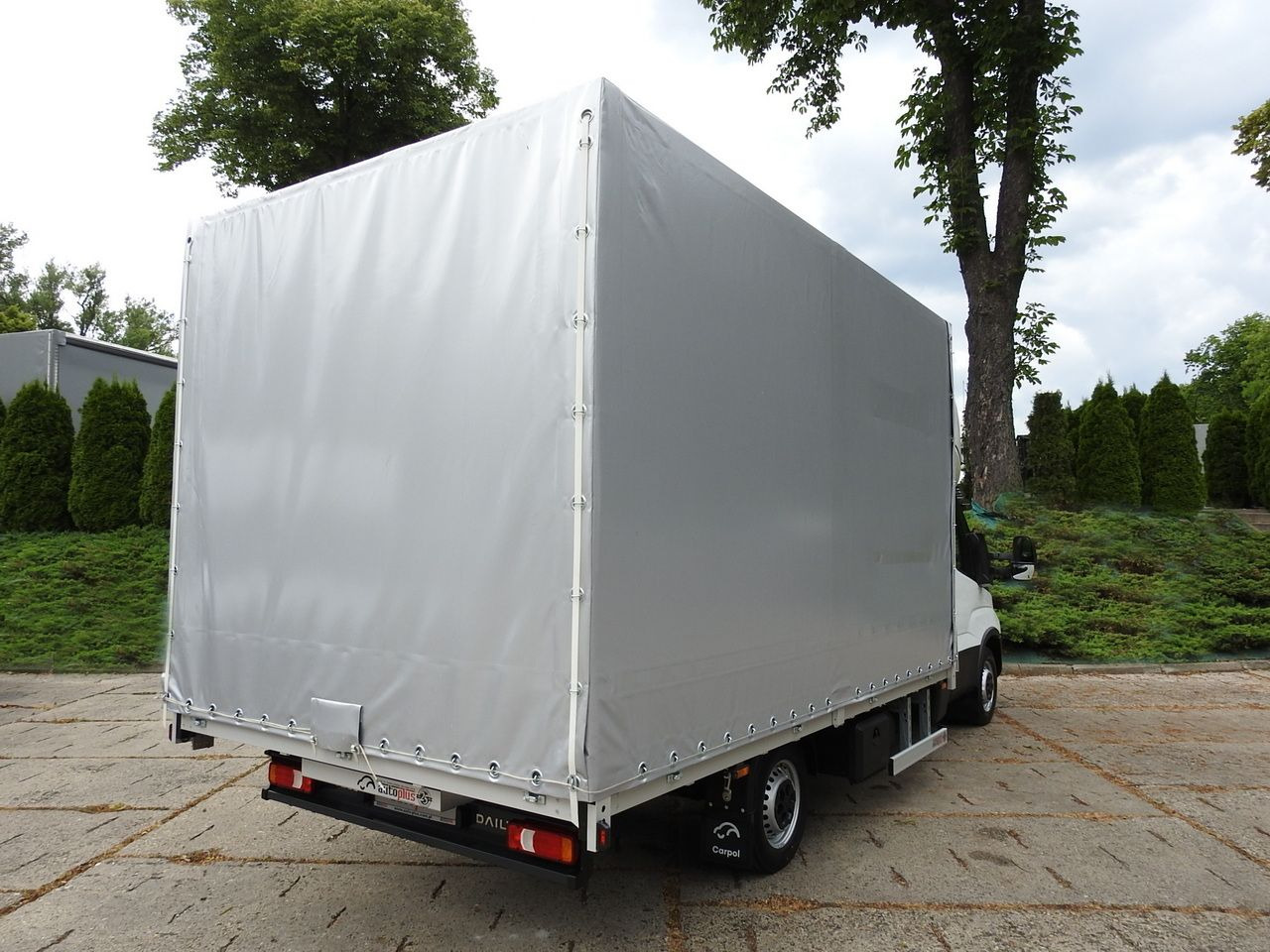 IVECO DAILY 35S18 NEW TARPAULIN WEBASTO CRUISE CONTROL AIR CONDITIONING 180HP - Carrinha de lona: foto 3 IVECO DAILY 35S18 NEW TARPAULIN WEBASTO CRUISE CONTROL AIR CONDITIONING 180HP - Carrinha de lona: foto 3