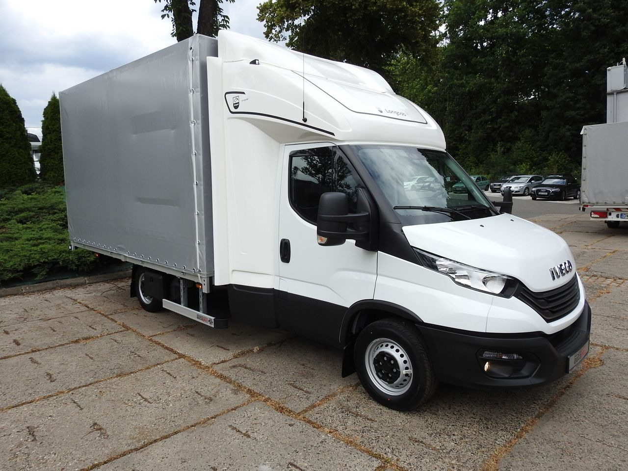 IVECO DAILY 35S18 NEW TARPAULIN WEBASTO CRUISE CONTROL AIR CONDITIONING 180HP - Carrinha de lona: foto 4 IVECO DAILY 35S18 NEW TARPAULIN WEBASTO CRUISE CONTROL AIR CONDITIONING 180HP - Carrinha de lona: foto 4