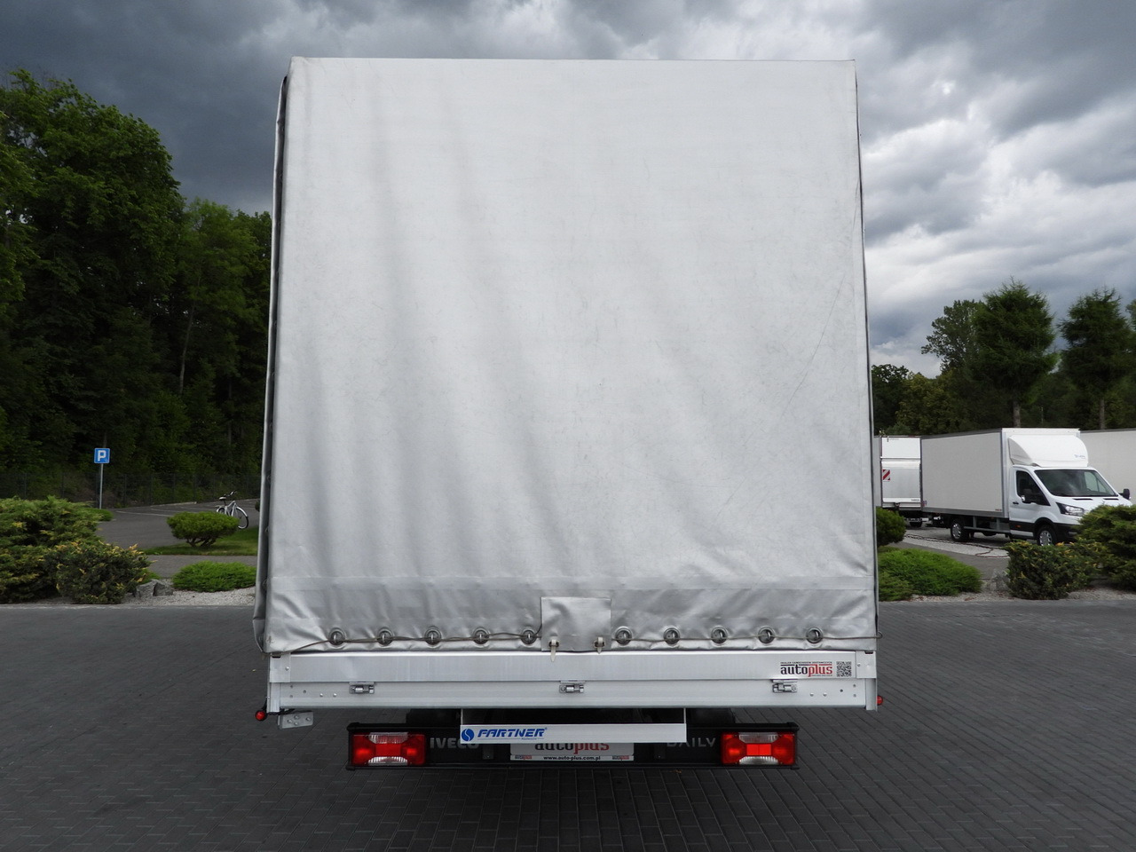 Locação financeira de IVECO DAILY 35S18 TARPAULIN 10 PALLETS WEBASTO CRUISE CONTROL LED LIGHTS AIR CONDITIONING  180HP IVECO DAILY 35S18 TARPAULIN 10 PALLETS WEBASTO CRUISE CONTROL LED LIGHTS AIR CONDITIONING  180HP: foto 11
