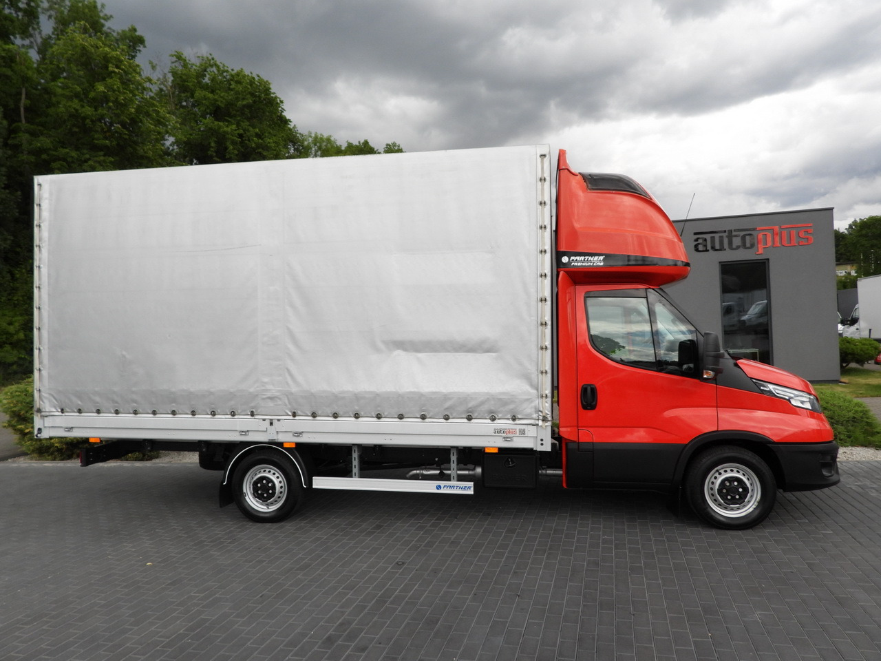 Locação financeira de IVECO DAILY 35S18 TARPAULIN 10 PALLETS WEBASTO CRUISE CONTROL LED LIGHTS AIR CONDITIONING  180HP IVECO DAILY 35S18 TARPAULIN 10 PALLETS WEBASTO CRUISE CONTROL LED LIGHTS AIR CONDITIONING  180HP: foto 7