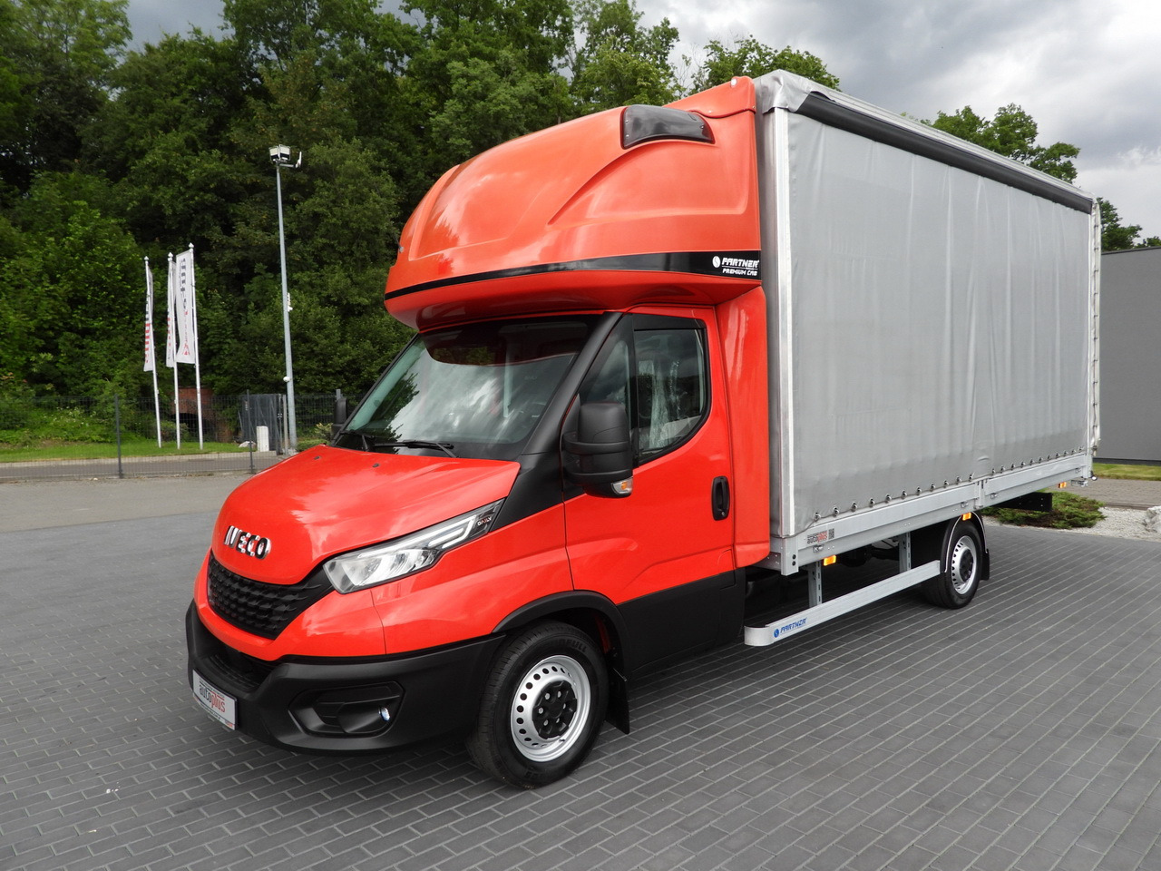 Locação financeira de IVECO DAILY 35S18 TARPAULIN 10 PALLETS WEBASTO CRUISE CONTROL LED LIGHTS AIR CONDITIONING  180HP IVECO DAILY 35S18 TARPAULIN 10 PALLETS WEBASTO CRUISE CONTROL LED LIGHTS AIR CONDITIONING  180HP: foto 6
