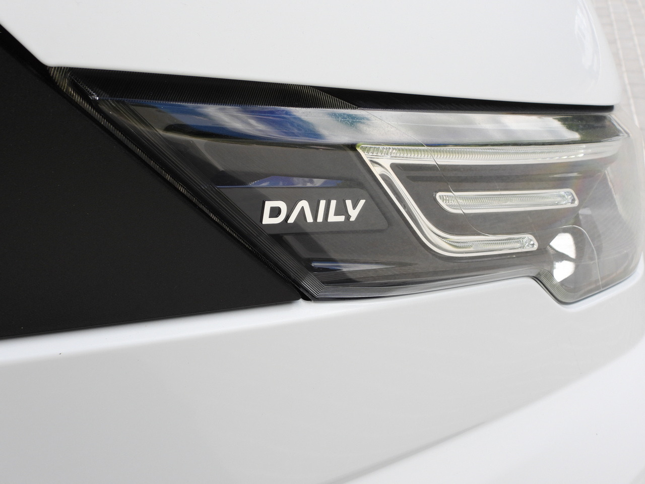 Locação financeira de IVECO DAILY 35S18 TARPAULIN 10 PALLETS WEBASTO CRUISE CONTROL NAVIGATION LED LIGHTS AIR CONDITIONING  180HP IVECO DAILY 35S18 TARPAULIN 10 PALLETS WEBASTO CRUISE CONTROL NAVIGATION LED LIGHTS AIR CONDITIONING  180HP: foto 21