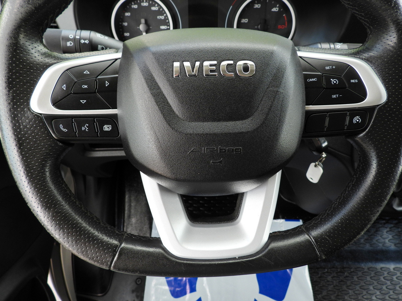 Locação financeira de IVECO DAILY 35S18 TARPAULIN 10 PALLETS WEBASTO CRUISE CONTROL NAVIGATION LED LIGHTS AIR CONDITIONING  180HP IVECO DAILY 35S18 TARPAULIN 10 PALLETS WEBASTO CRUISE CONTROL NAVIGATION LED LIGHTS AIR CONDITIONING  180HP: foto 31