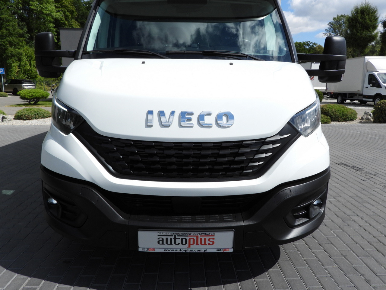 Locação financeira de IVECO DAILY 35S18 TARPAULIN 10 PALLETS WEBASTO CRUISE CONTROL NAVIGATION LED LIGHTS AIR CONDITIONING  180HP IVECO DAILY 35S18 TARPAULIN 10 PALLETS WEBASTO CRUISE CONTROL NAVIGATION LED LIGHTS AIR CONDITIONING  180HP: foto 14