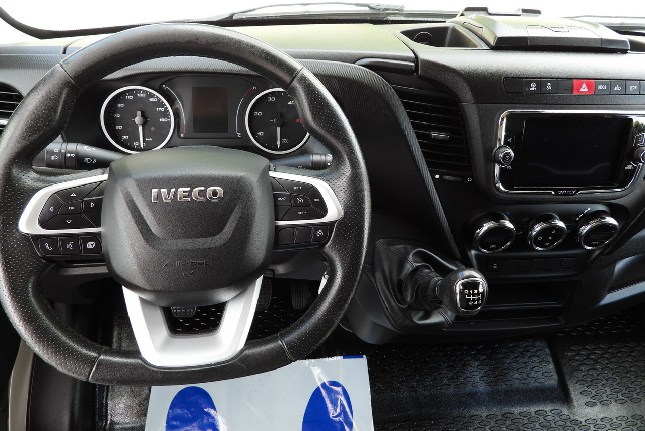 Locação financeira de IVECO DAILY 35S18 TARPAULIN 10 PALLETS WEBASTO CRUISE CONTROL NAVIGATION LED LIGHTS AIR CONDITIONING  180HP IVECO DAILY 35S18 TARPAULIN 10 PALLETS WEBASTO CRUISE CONTROL NAVIGATION LED LIGHTS AIR CONDITIONING  180HP: foto 30