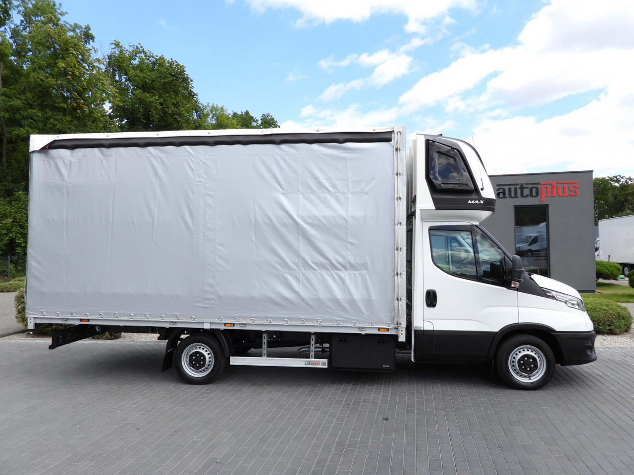 Locação financeira de IVECO DAILY 35S18 TARPAULIN 10 PALLETS WEBASTO CRUISE CONTROL NAVIGATION LED LIGHTS AIR CONDITIONING  180HP IVECO DAILY 35S18 TARPAULIN 10 PALLETS WEBASTO CRUISE CONTROL NAVIGATION LED LIGHTS AIR CONDITIONING  180HP: foto 7
