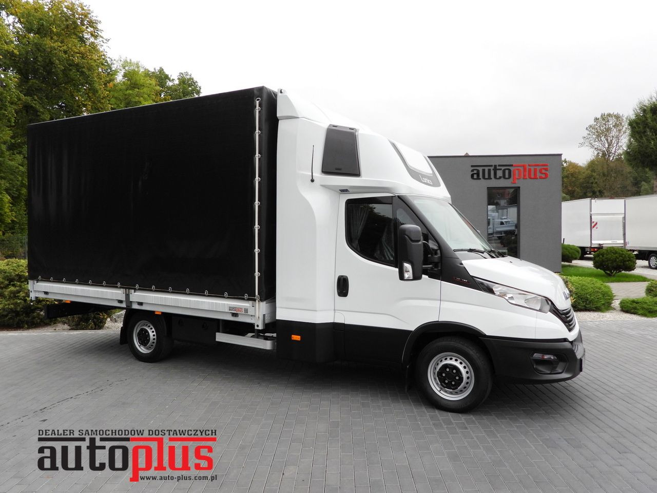 IVECO DAILY 35S18 TARPAULIN 10 PALLETS WEBASTO CRUISE CONTROL PNEUMATICS AIR CONDITIONING 180HP - Carrinha de lona: foto 1 IVECO DAILY 35S18 TARPAULIN 10 PALLETS WEBASTO CRUISE CONTROL PNEUMATICS AIR CONDITIONING 180HP - Carrinha de lona: foto 1