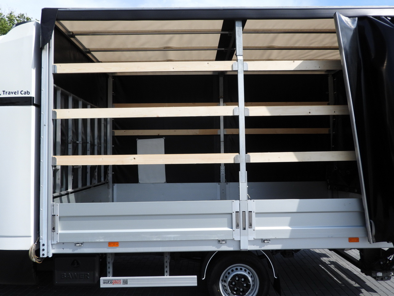Locação financeira de IVECO DAILY 35S18 TARPAULIN LIFT 8 PALLETS CRUISE CONTROL AIR CONDITIONING  180HP IVECO DAILY 35S18 TARPAULIN LIFT 8 PALLETS CRUISE CONTROL AIR CONDITIONING  180HP: foto 29