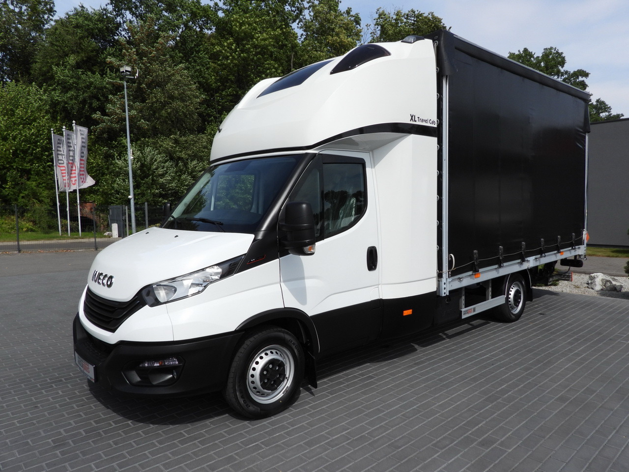 Locação financeira de IVECO DAILY 35S18 TARPAULIN LIFT 8 PALLETS CRUISE CONTROL AIR CONDITIONING  180HP IVECO DAILY 35S18 TARPAULIN LIFT 8 PALLETS CRUISE CONTROL AIR CONDITIONING  180HP: foto 6