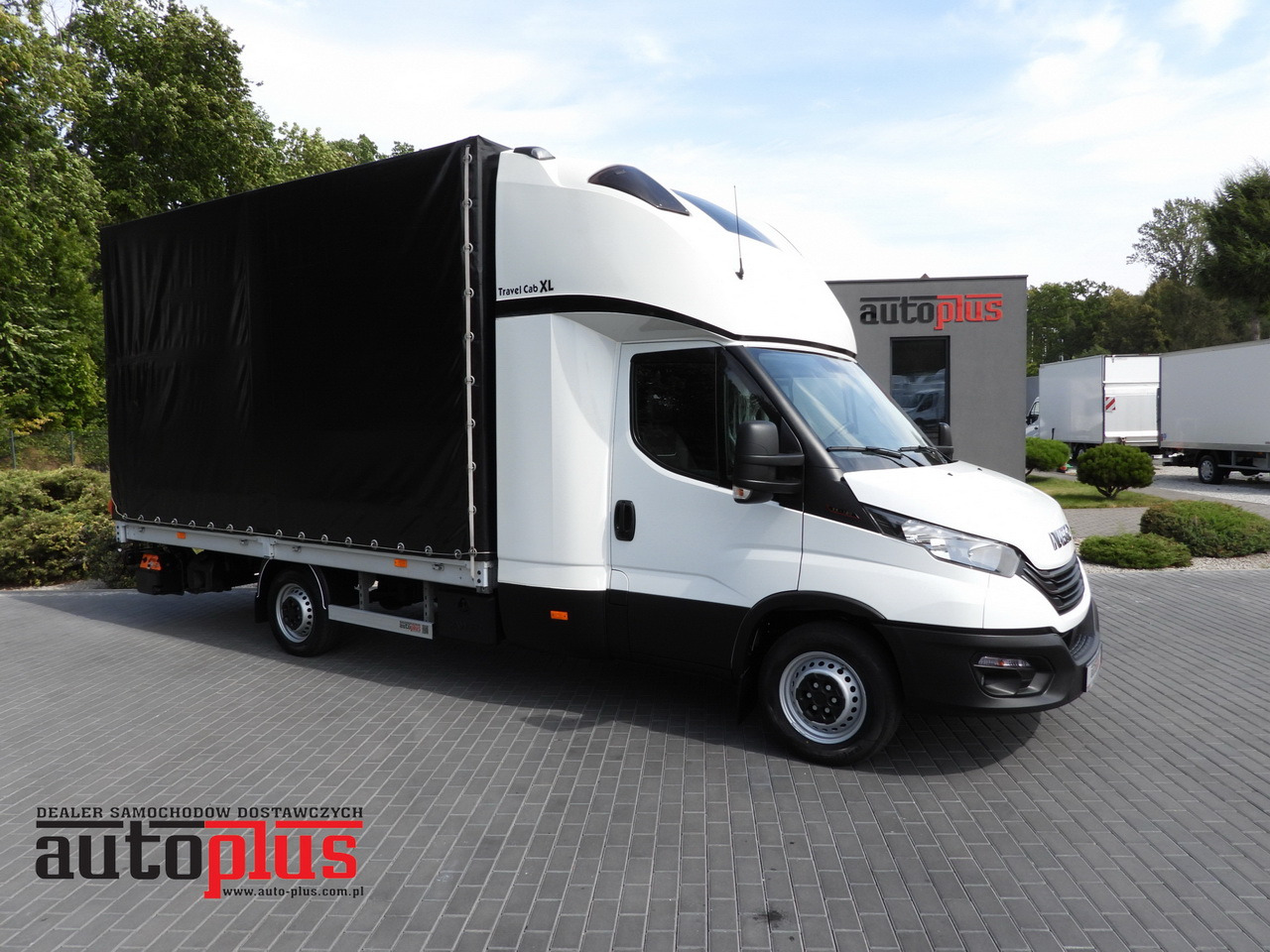 IVECO DAILY 35S18 TARPAULIN LIFT 8 PALLETS CRUISE CONTROL AIR CONDITIONING  180HP - Carrinha de lona: foto 1 IVECO DAILY 35S18 TARPAULIN LIFT 8 PALLETS CRUISE CONTROL AIR CONDITIONING  180HP - Carrinha de lona: foto 1