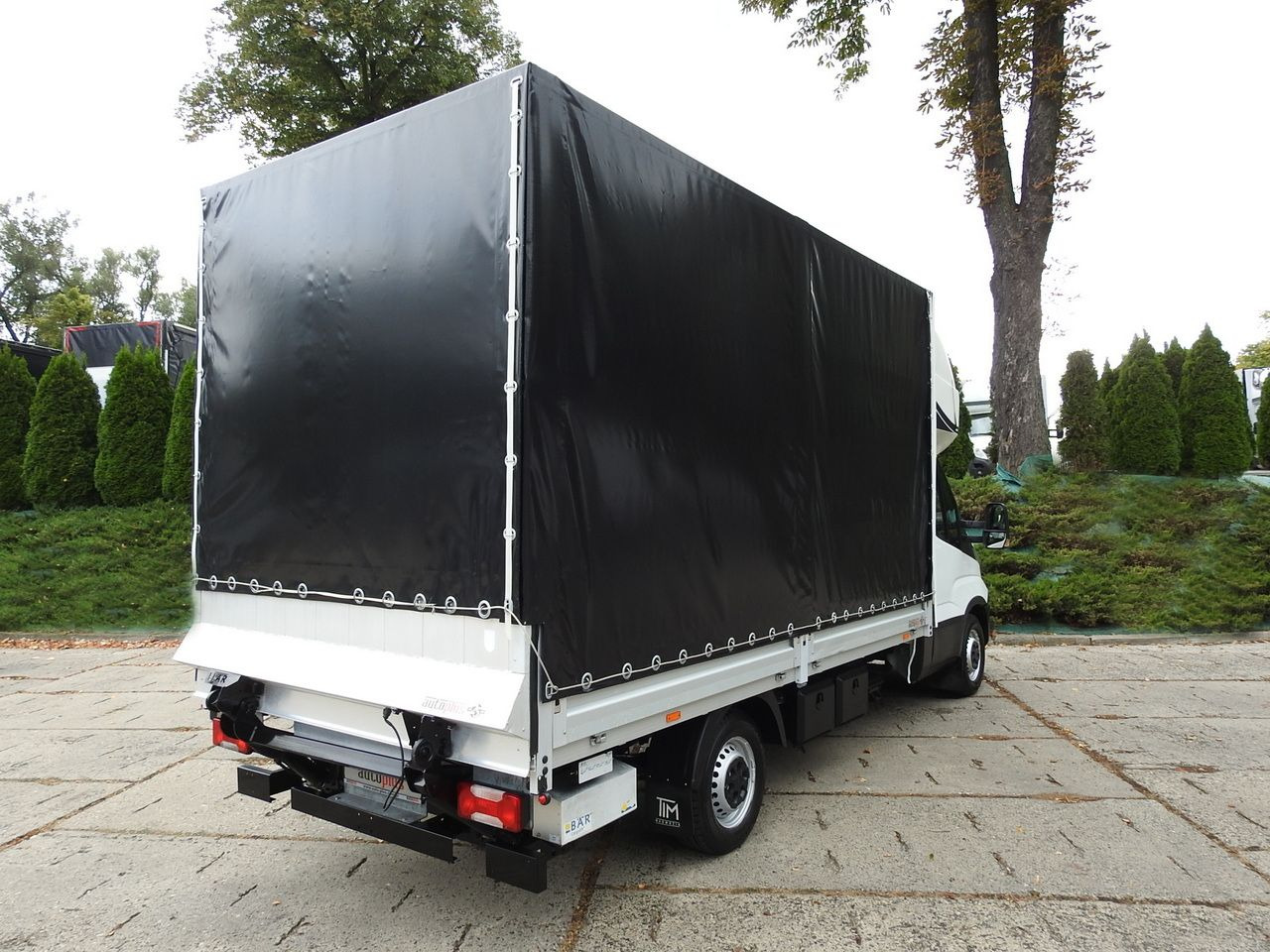 IVECO DAILY 35S18 TARPAULIN LIFT 8 PALLETS CRUISE CONTROL AIR CONDITIONING  180HP - Carrinha de lona: foto 3 IVECO DAILY 35S18 TARPAULIN LIFT 8 PALLETS CRUISE CONTROL AIR CONDITIONING  180HP - Carrinha de lona: foto 3