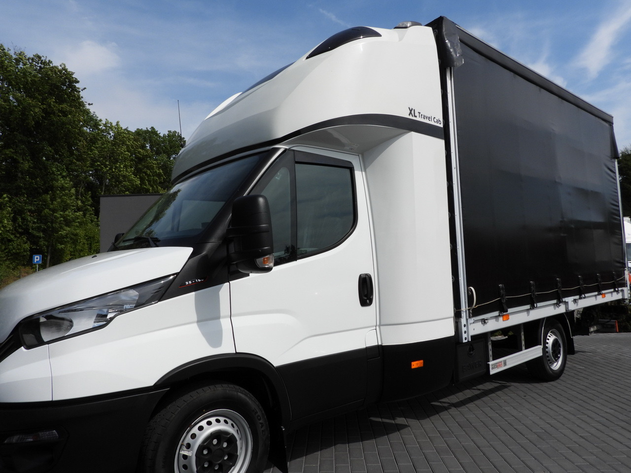 Locação financeira de IVECO DAILY 35S18 TARPAULIN LIFT 8 PALLETS CRUISE CONTROL AIR CONDITIONING  180HP IVECO DAILY 35S18 TARPAULIN LIFT 8 PALLETS CRUISE CONTROL AIR CONDITIONING  180HP: foto 19