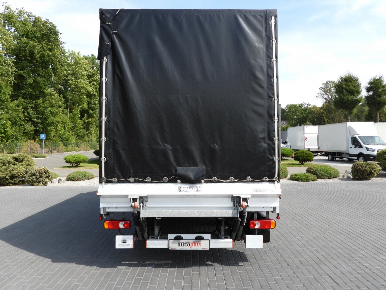 Locação financeira de IVECO DAILY 35S18 TARPAULIN LIFT 8 PALLETS CRUISE CONTROL AIR CONDITIONING  180HP IVECO DAILY 35S18 TARPAULIN LIFT 8 PALLETS CRUISE CONTROL AIR CONDITIONING  180HP: foto 15