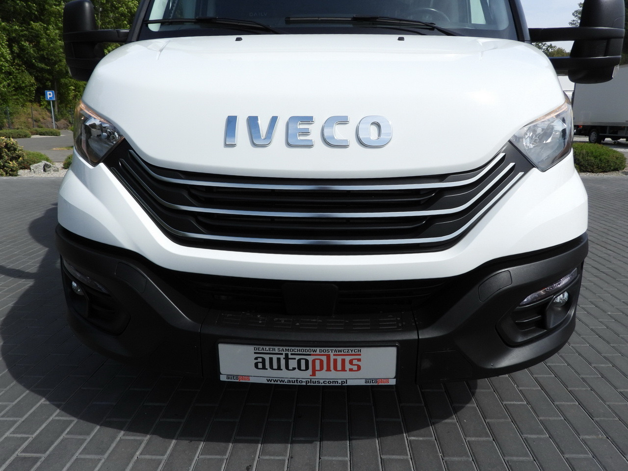 Locação financeira de IVECO DAILY 35S18 TARPAULIN LIFT 8 PALLETS CRUISE CONTROL AIR CONDITIONING  180HP IVECO DAILY 35S18 TARPAULIN LIFT 8 PALLETS CRUISE CONTROL AIR CONDITIONING  180HP: foto 22