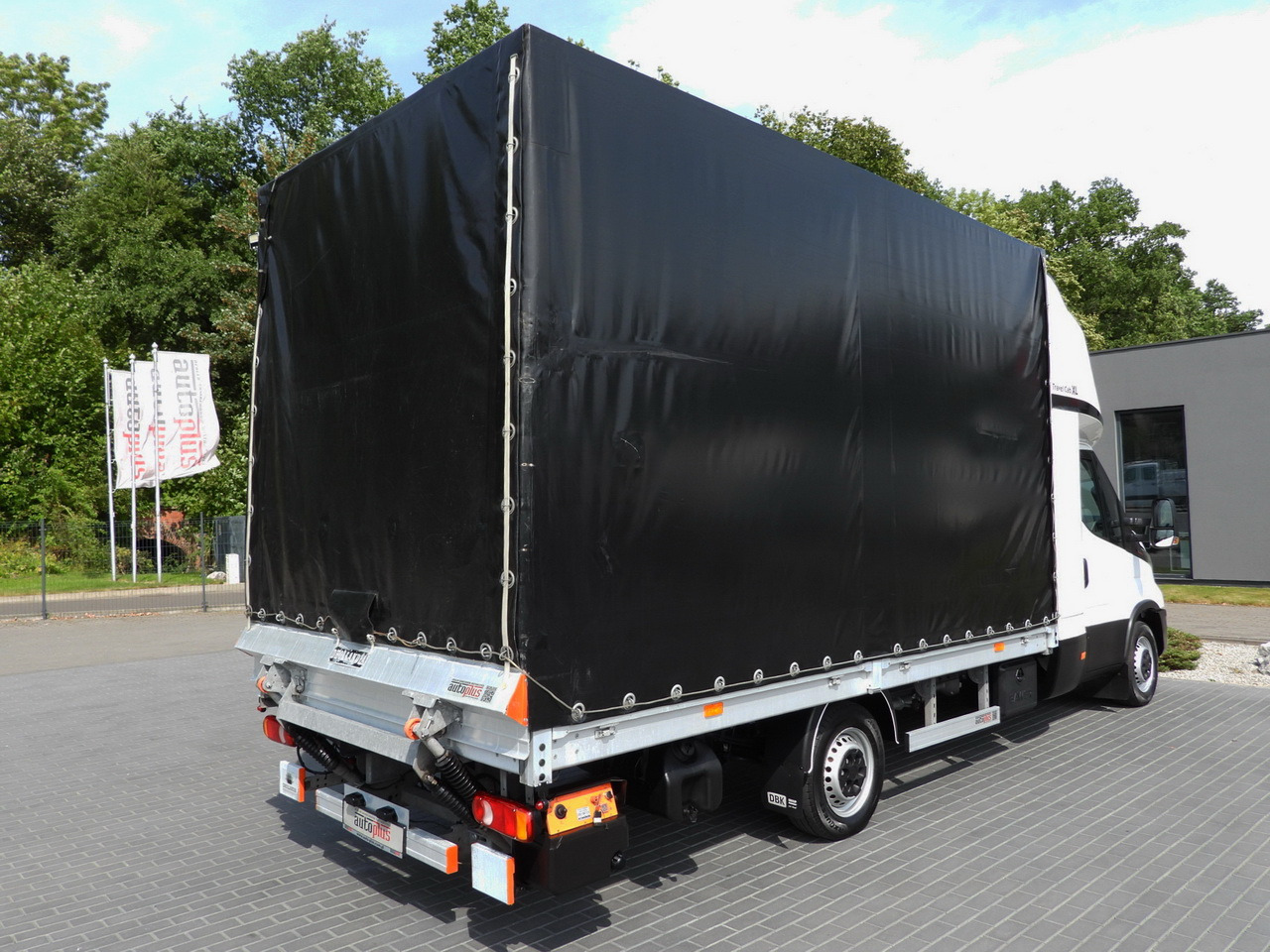 Locação financeira de IVECO DAILY 35S18 TARPAULIN LIFT 8 PALLETS CRUISE CONTROL AIR CONDITIONING  180HP IVECO DAILY 35S18 TARPAULIN LIFT 8 PALLETS CRUISE CONTROL AIR CONDITIONING  180HP: foto 16