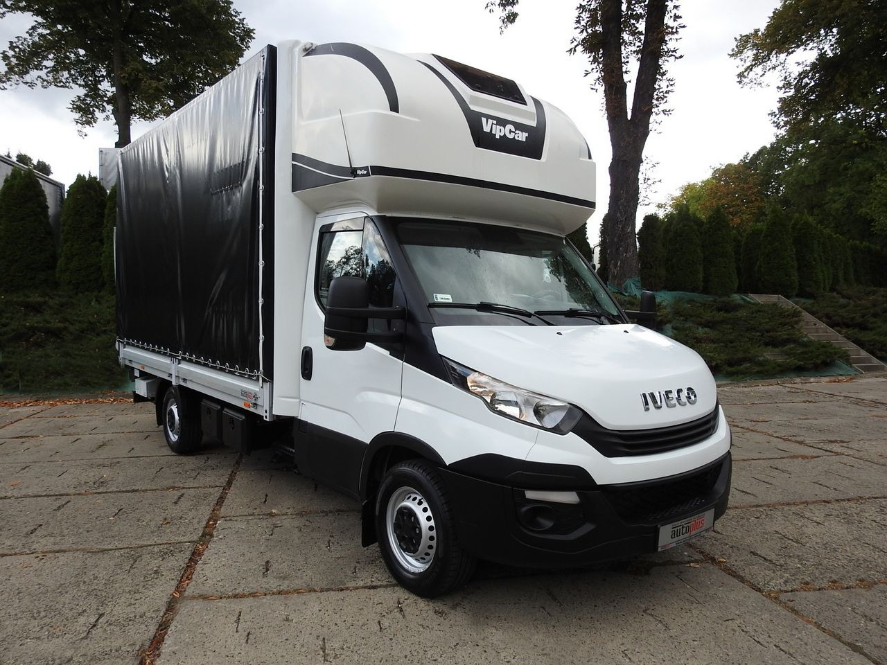 IVECO DAILY 35S18 TARPAULIN LIFT 8 PALLETS CRUISE CONTROL AIR CONDITIONING  180HP - Carrinha de lona: foto 4 IVECO DAILY 35S18 TARPAULIN LIFT 8 PALLETS CRUISE CONTROL AIR CONDITIONING  180HP - Carrinha de lona: foto 4