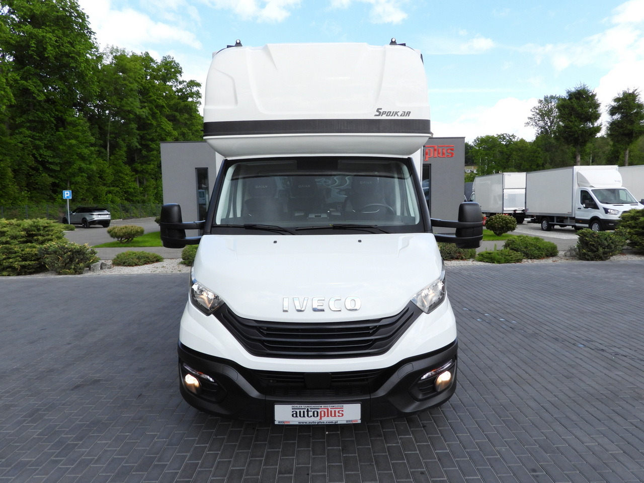 IVECO DAILY 35S18 TARPAULIN LIFT 8 PALLETS WEBASTO CRUISE CONTROL AIR CONDITIONING 180HP - Carrinha de lona: foto 5 IVECO DAILY 35S18 TARPAULIN LIFT 8 PALLETS WEBASTO CRUISE CONTROL AIR CONDITIONING 180HP - Carrinha de lona: foto 5