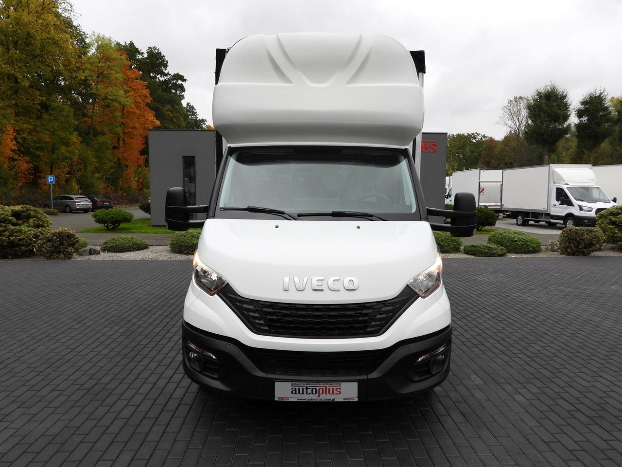 IVECO DAILY 35S18 TARPAULIN LIFT 8 PALLETS WEBASTO CRUISE CONTROL AIR CONDITIONING 180HP - Carrinha de lona: foto 5 IVECO DAILY 35S18 TARPAULIN LIFT 8 PALLETS WEBASTO CRUISE CONTROL AIR CONDITIONING 180HP - Carrinha de lona: foto 5