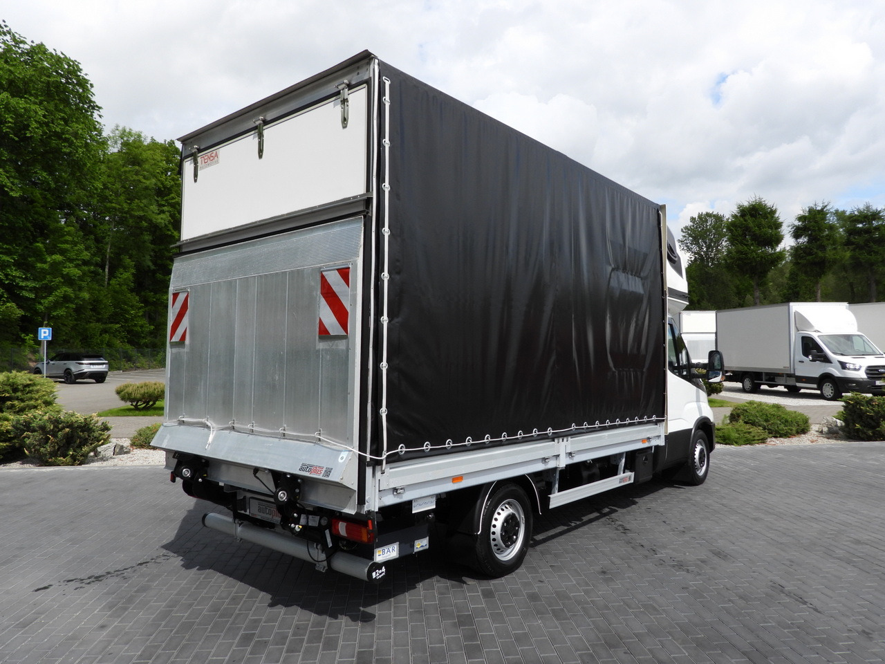 IVECO DAILY 35S18 TARPAULIN LIFT 8 PALLETS WEBASTO CRUISE CONTROL AIR CONDITIONING 180HP - Carrinha de lona: foto 3 IVECO DAILY 35S18 TARPAULIN LIFT 8 PALLETS WEBASTO CRUISE CONTROL AIR CONDITIONING 180HP - Carrinha de lona: foto 3