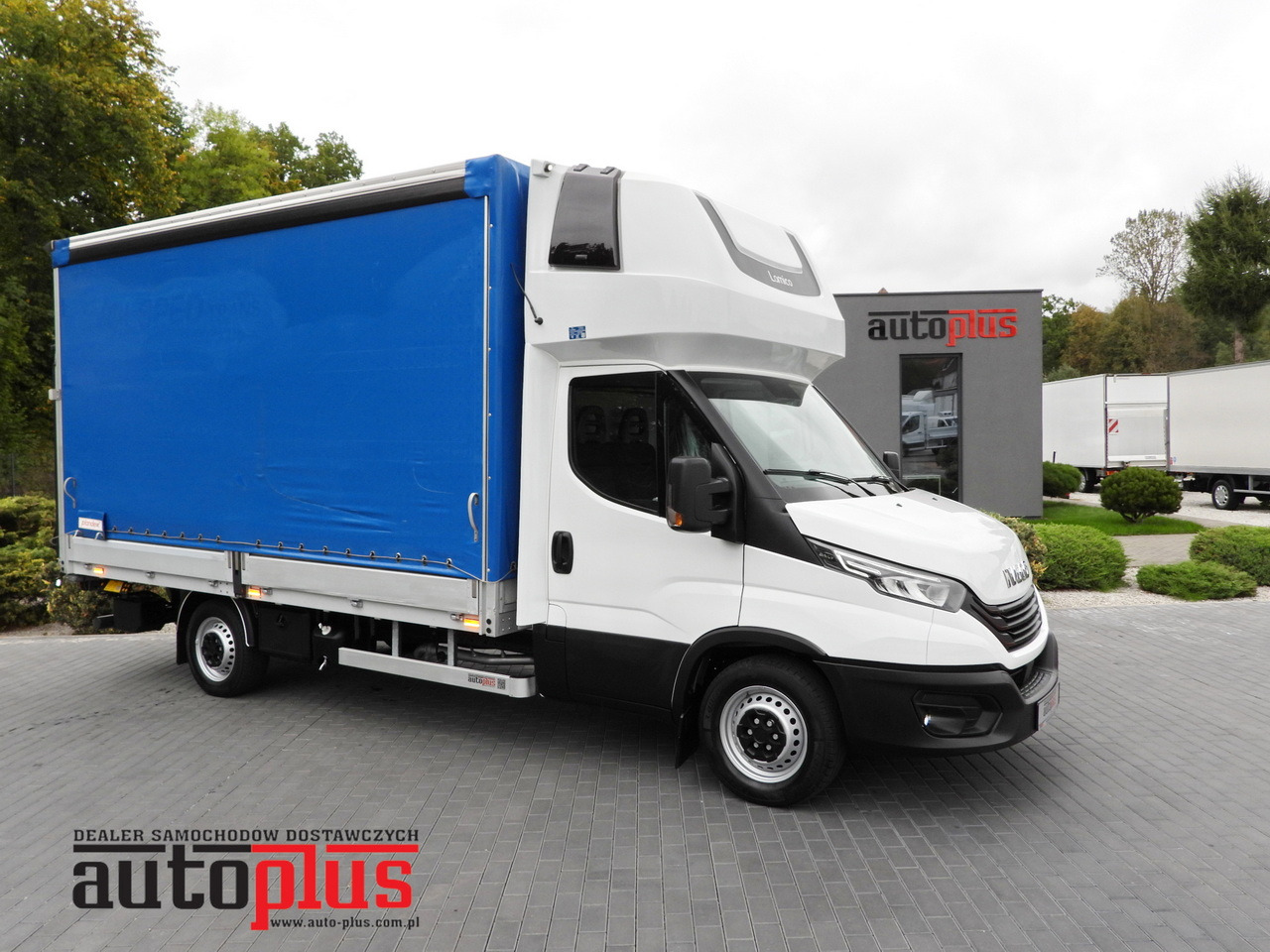 IVECO DAILY 35S18 TARPAULIN LIFT 8 PALLETS WEBASTO CRUISE CONTROL LED LIGHTS AIR CONDITIONING 180HP - Carrinha de lona: foto 1 IVECO DAILY 35S18 TARPAULIN LIFT 8 PALLETS WEBASTO CRUISE CONTROL LED LIGHTS AIR CONDITIONING 180HP - Carrinha de lona: foto 1