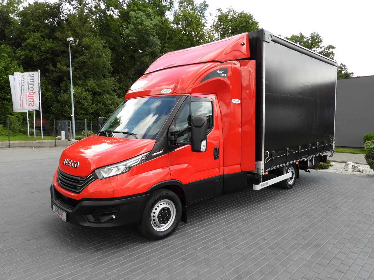 Carrinha de lona IVECO DAILY 35S21 TARPAULIN 10 PALLETS WEBASTO CRUISE CONTROL NAVIGATION LED LIGHTS PNEUMATICS AUTOMATIC TRANSMISSION HI-MATIC AIR CONDITIONING  210HP: foto 6