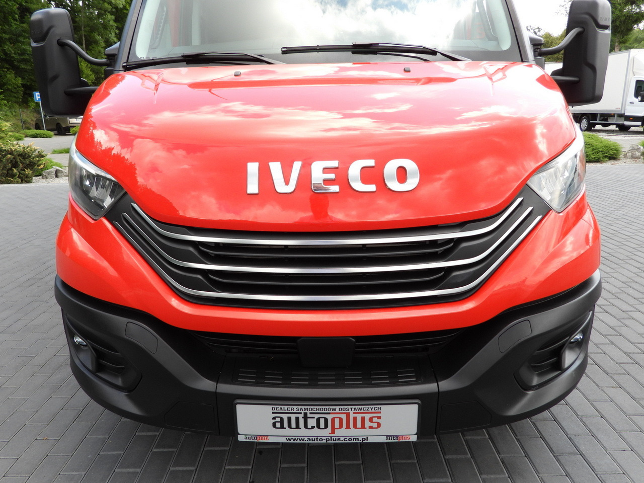 Carrinha de lona IVECO DAILY 35S21 TARPAULIN 10 PALLETS WEBASTO CRUISE CONTROL NAVIGATION LED LIGHTS PNEUMATICS AUTOMATIC TRANSMISSION HI-MATIC AIR CONDITIONING  210HP: foto 15