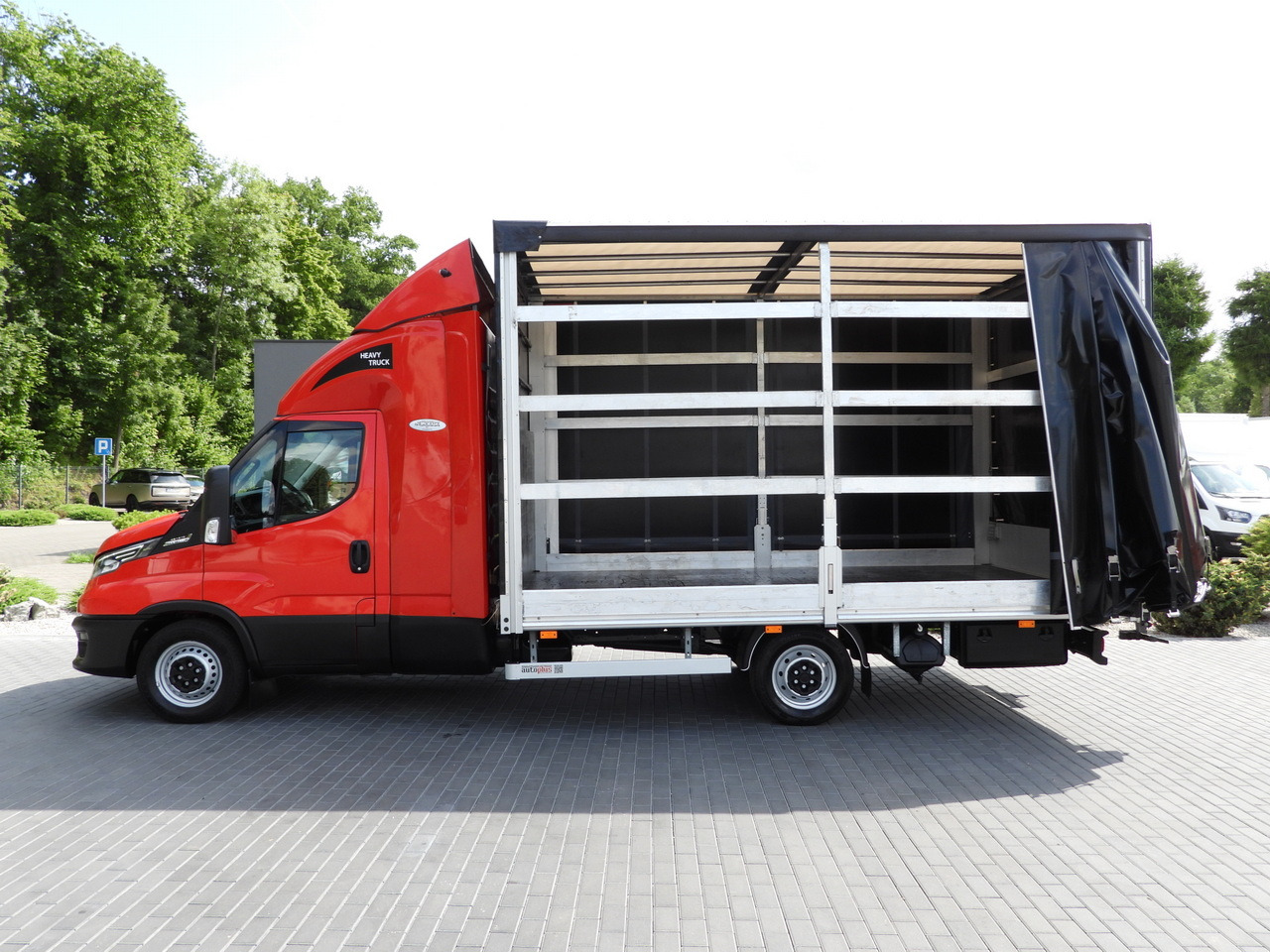 Carrinha de lona IVECO DAILY 35S21 TARPAULIN 10 PALLETS WEBASTO CRUISE CONTROL NAVIGATION LED LIGHTS PNEUMATICS AUTOMATIC TRANSMISSION HI-MATIC AIR CONDITIONING  210HP: foto 9