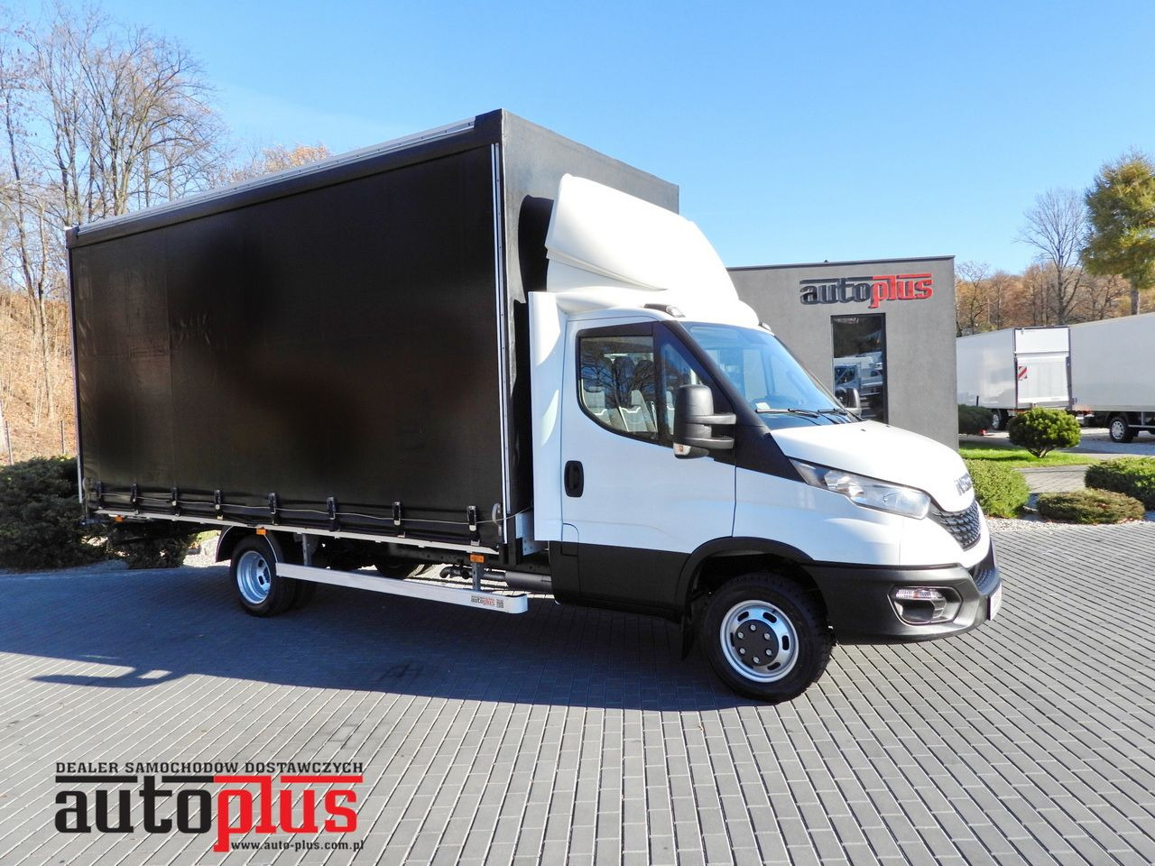 IVECO DAILY 50C17 TARPAULIN 10 PALLETS CRUISE CONTROL TWIN WHEELS AIR CONDITIONING 180HP - Carrinha de lona: foto 1 IVECO DAILY 50C17 TARPAULIN 10 PALLETS CRUISE CONTROL TWIN WHEELS AIR CONDITIONING 180HP - Carrinha de lona: foto 1