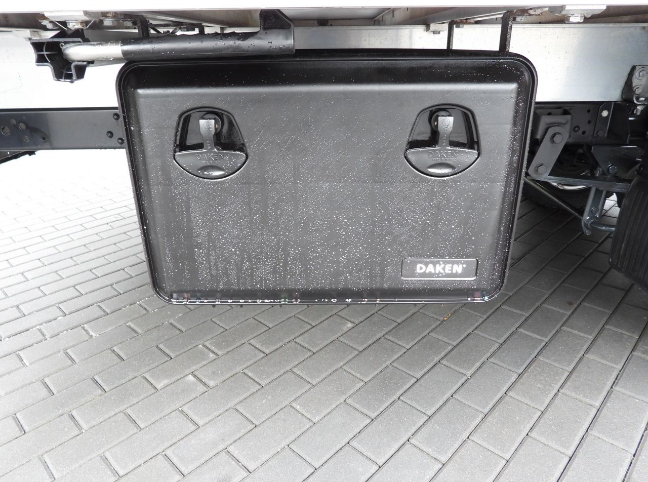 Carrinha de lona IVECO DAILY 50C18 TARPAULIN 14 PALLETS WEBASTO CRUISE CONTROL PNEUMATICS TWIN WHEELS AIR CONDITIONING  180HP: foto 26